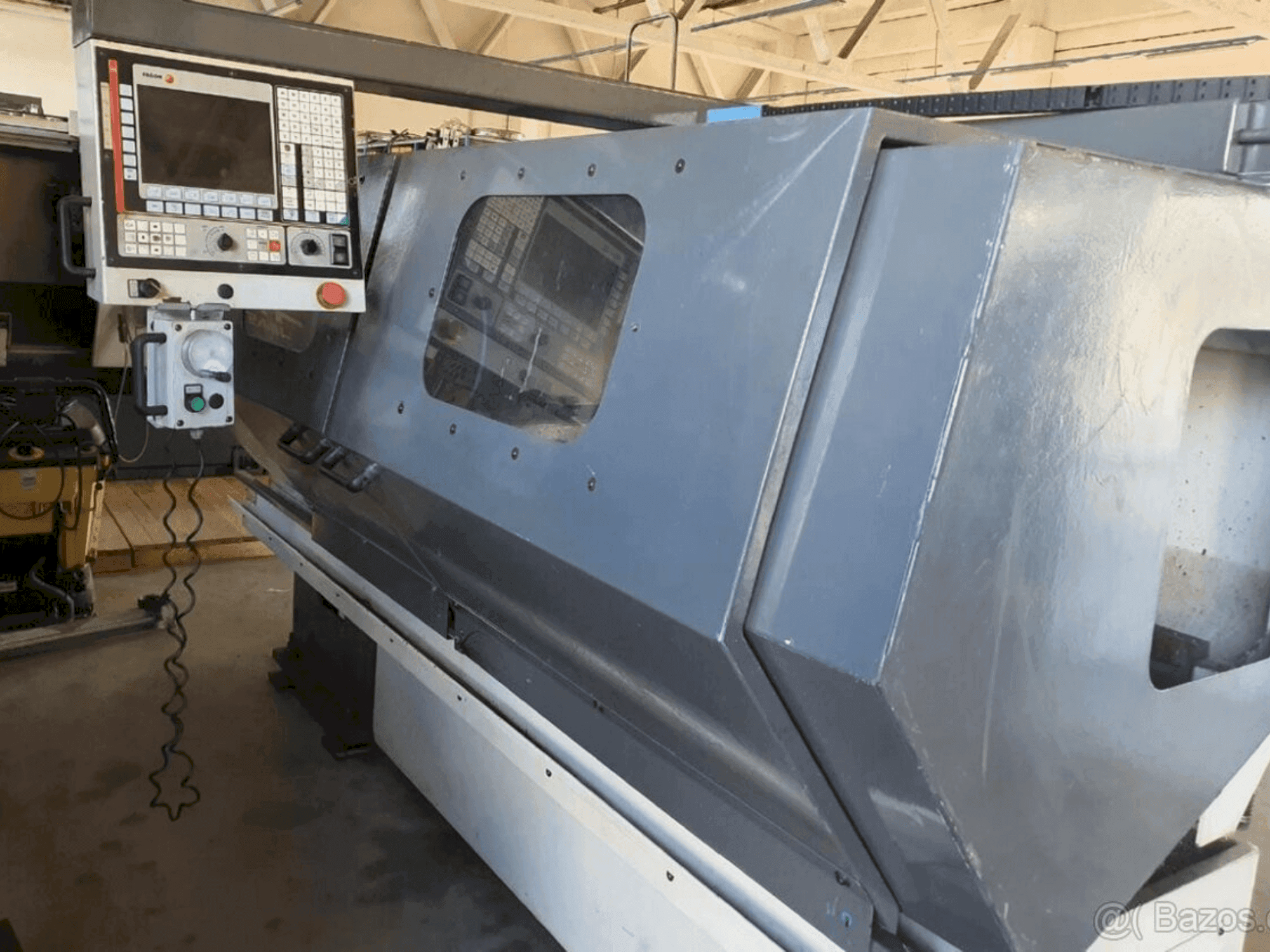 Mašīnas Pinacho Taurus 260 (2000) pretskats