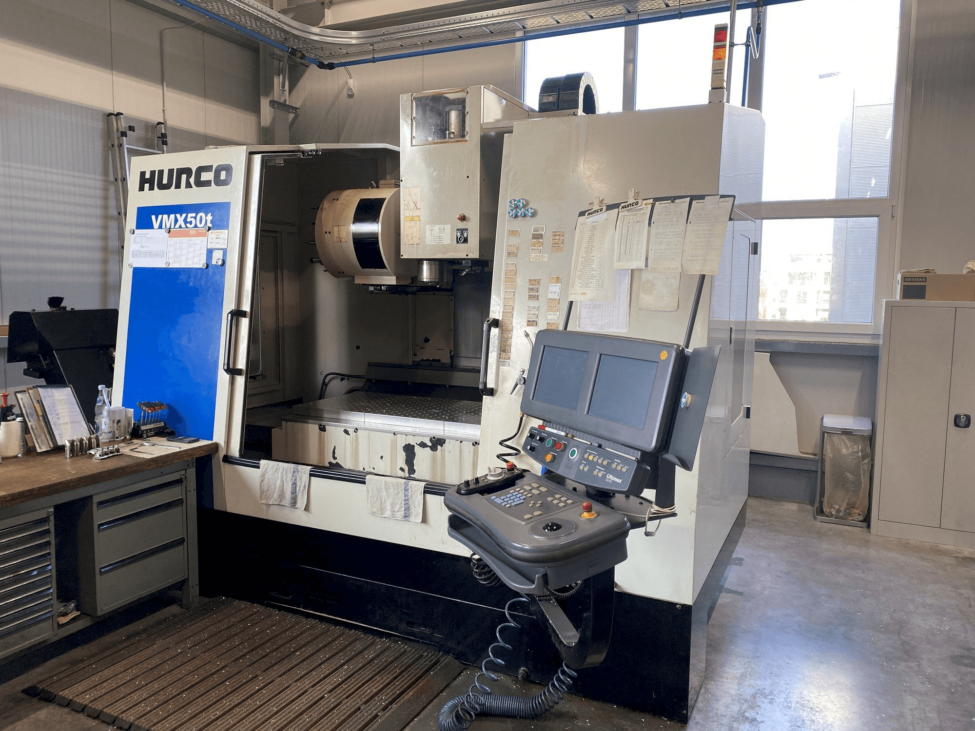 Mašīnas Hurco VMX 50/40T pretskats