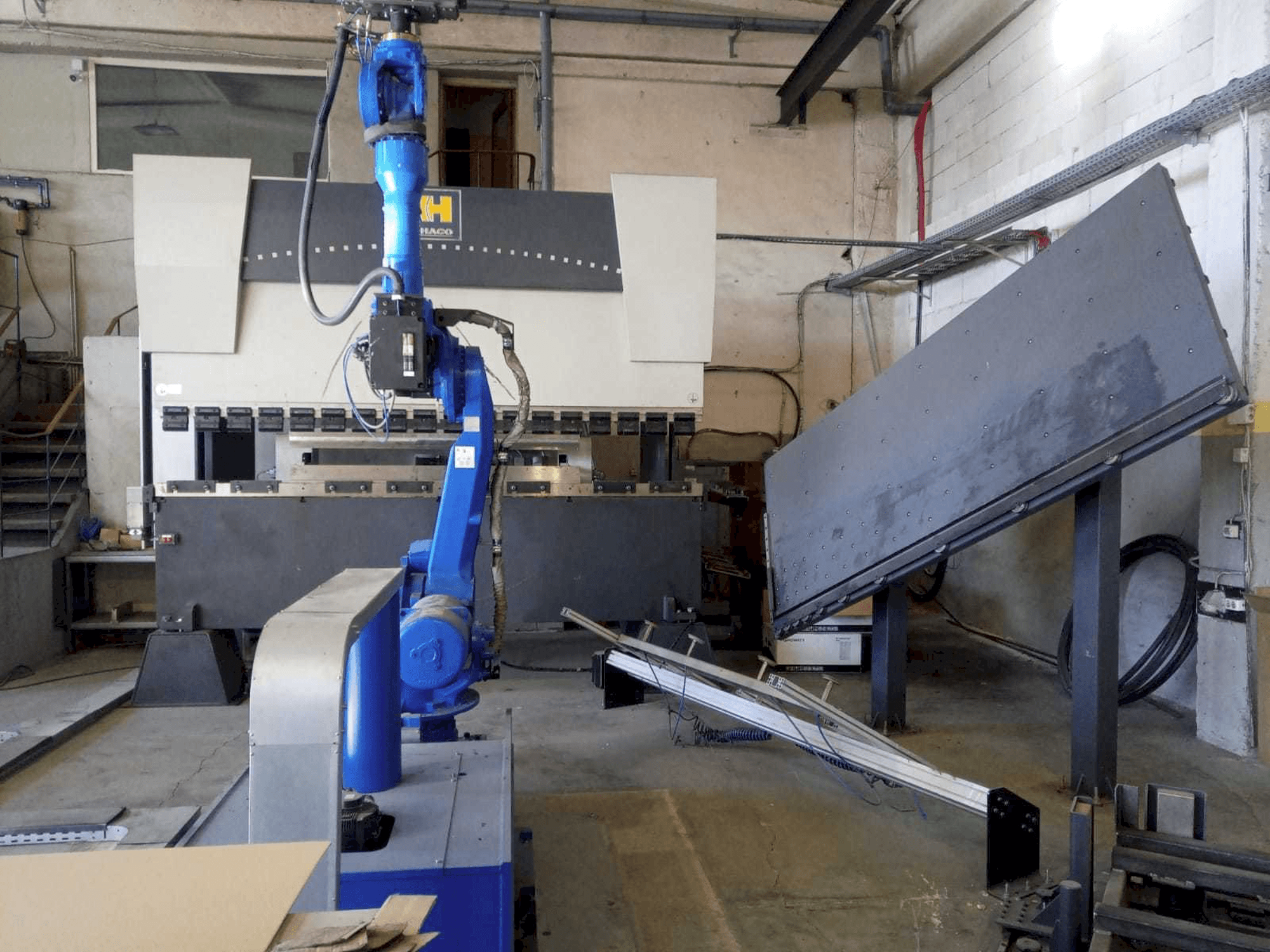 Mašīnas HACO ERM 36150 pretskats