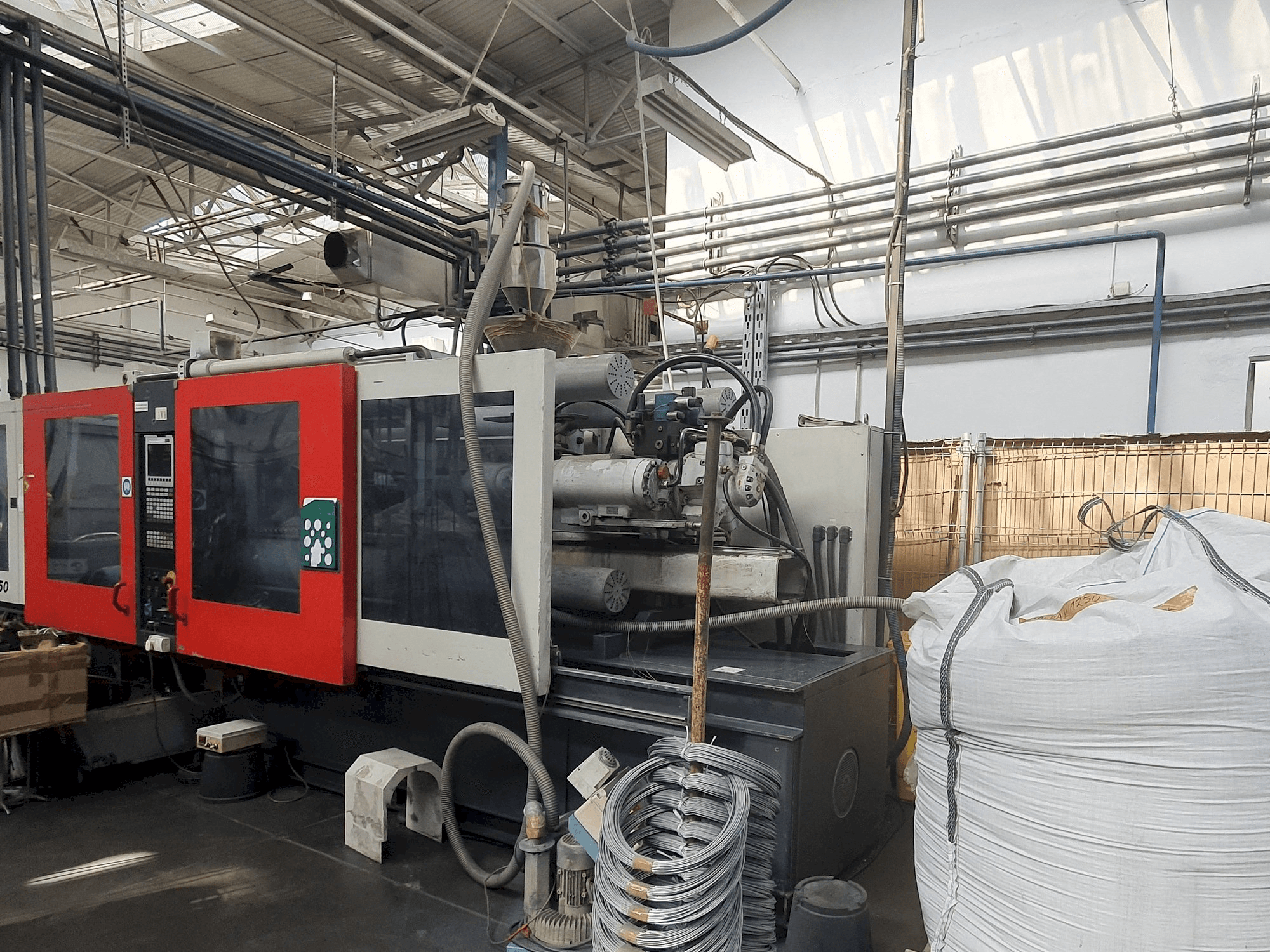 Mašīnas FERROMATIK MILACRON MAXIMA MV 350 pretskats