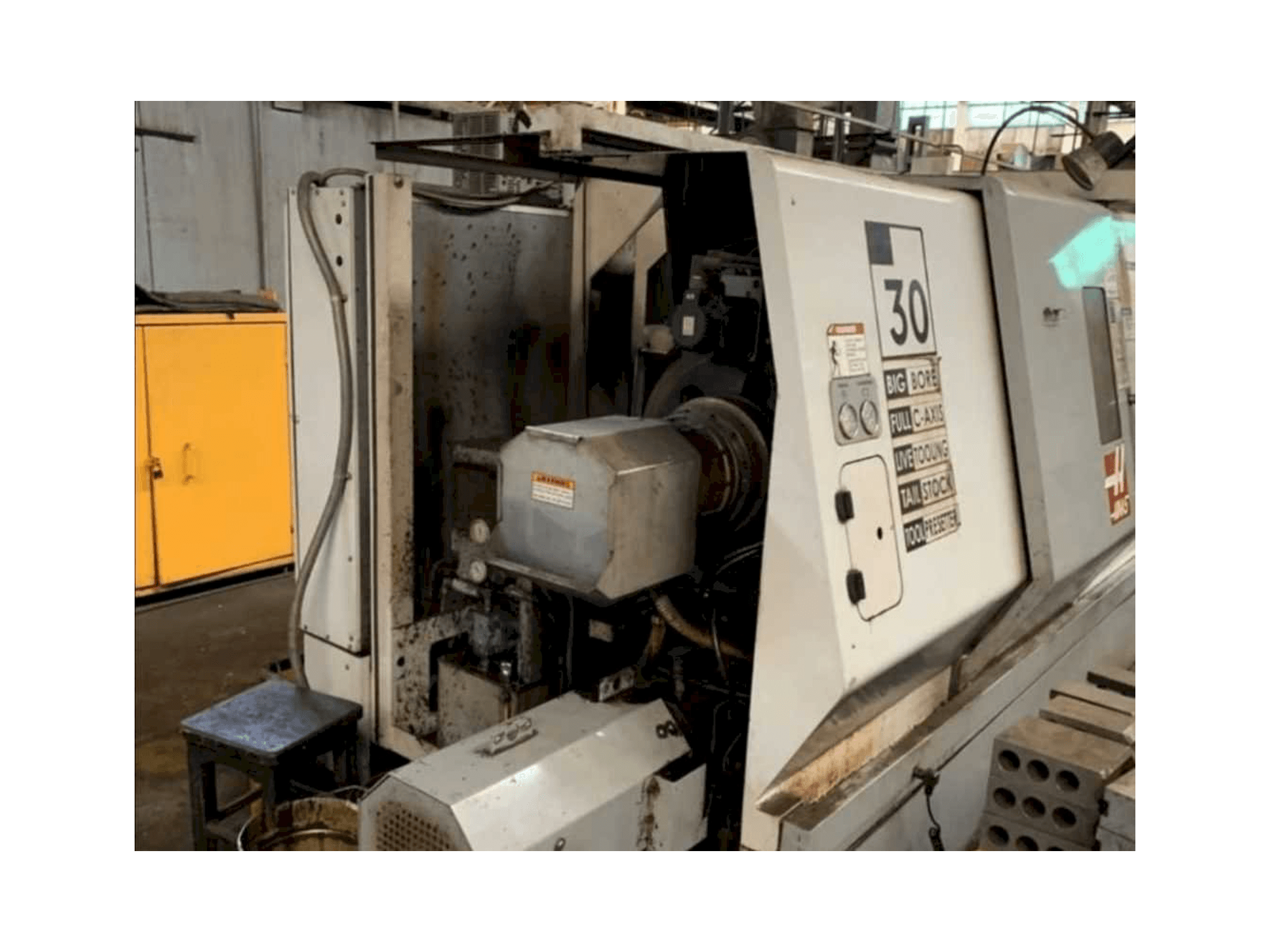 Mašīnas HAAS SL-30BTHE pretskats