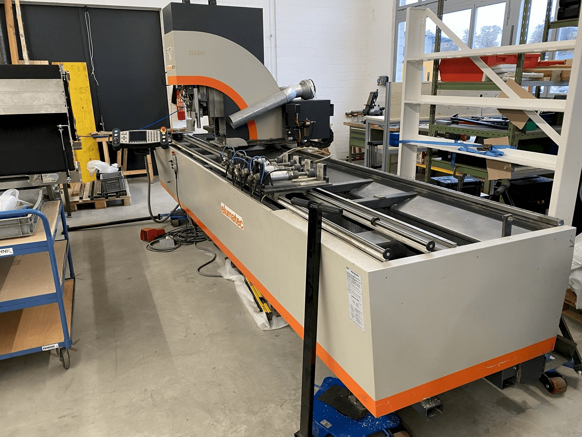 Mašīnas Elumatec SBZ 122/3 pretskats