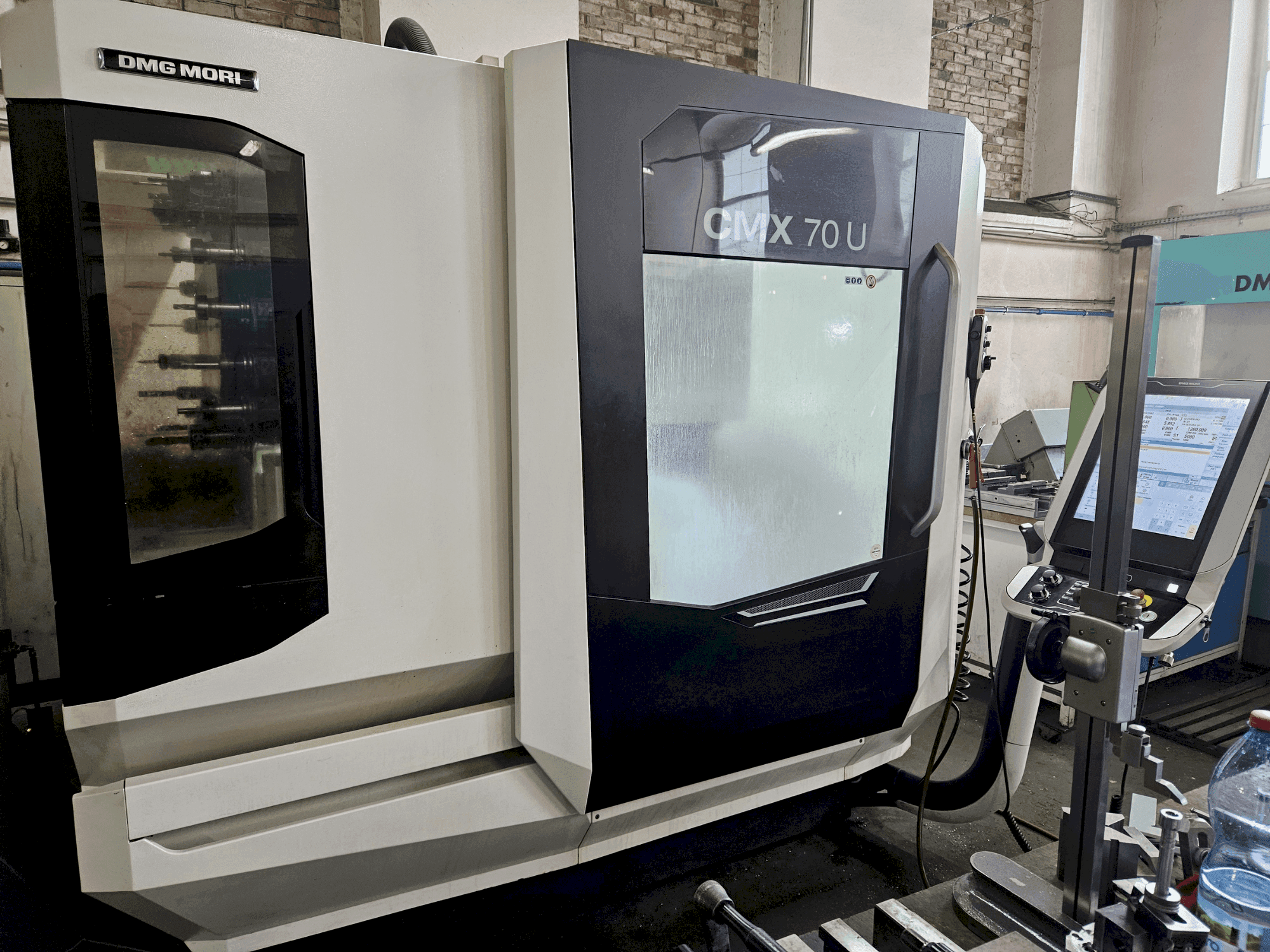 Mašīnas DMG MORI CMX 70U pretskats