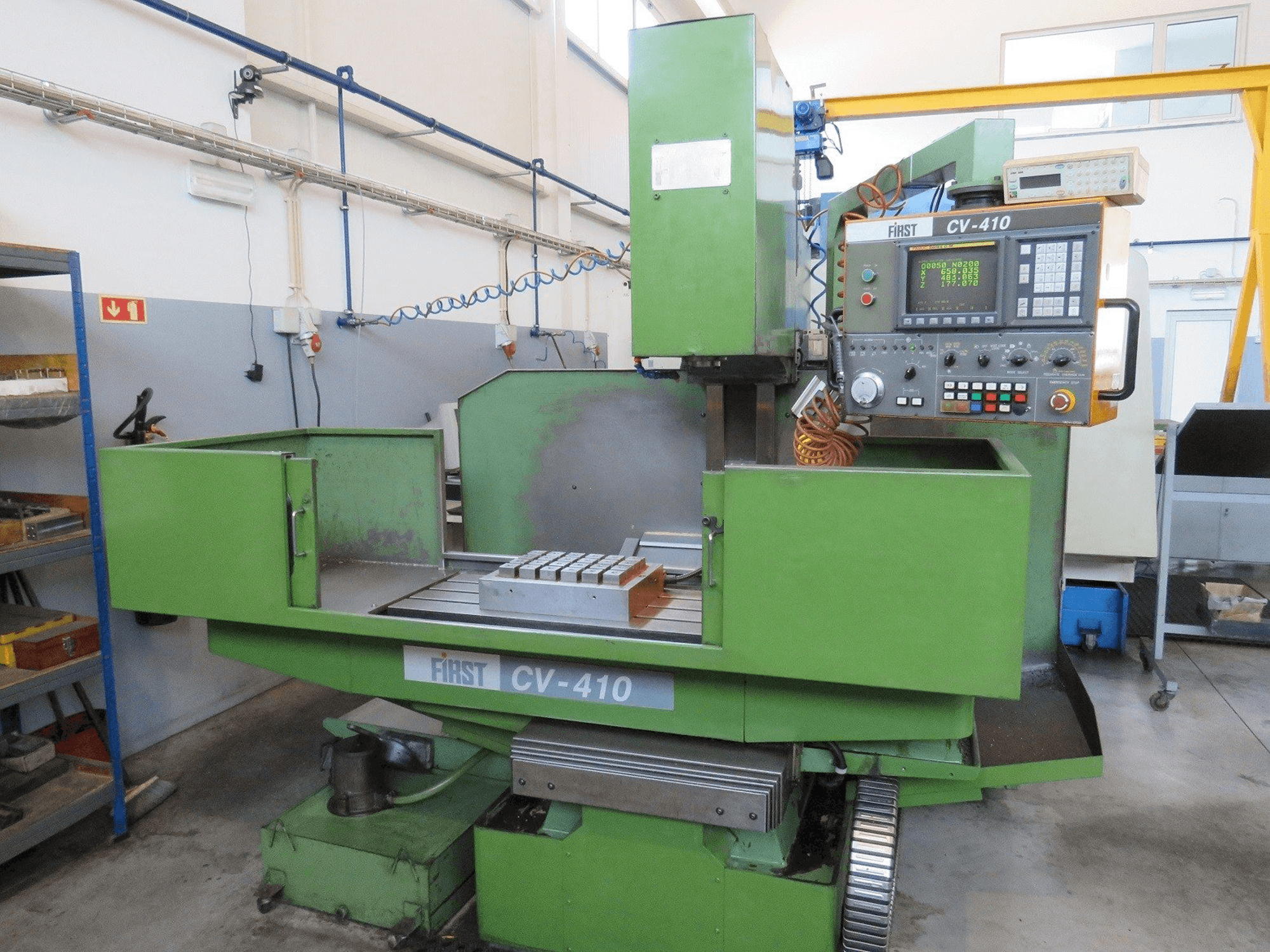 Mašīnas FIRST CV-410 pretskats