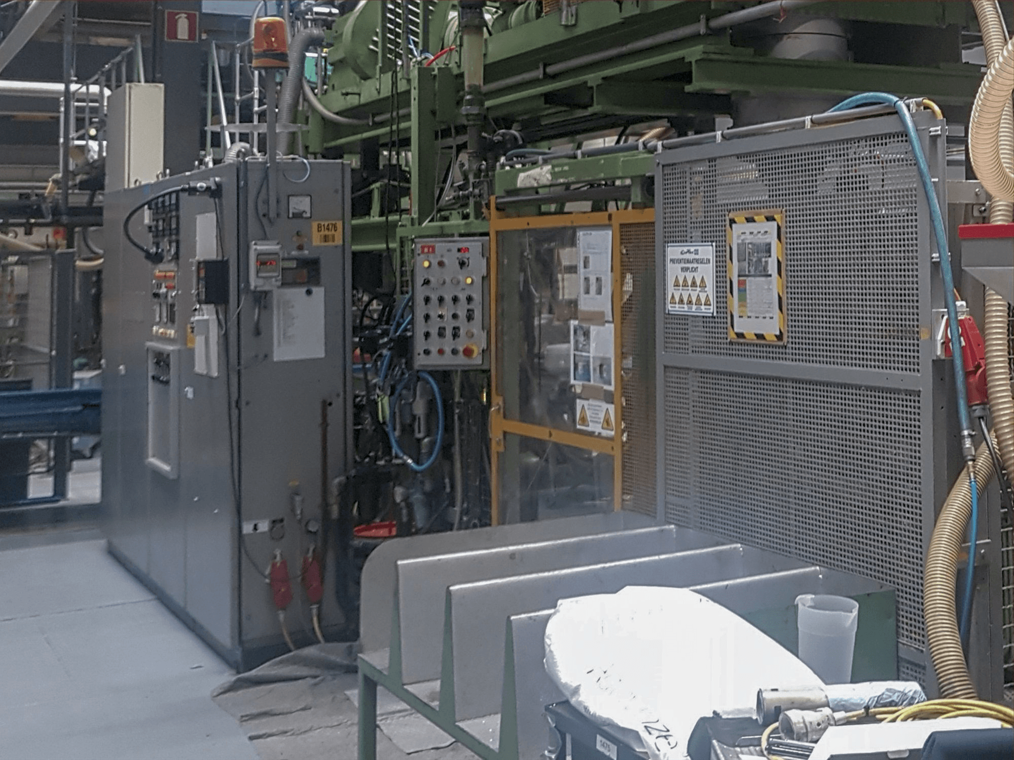 Mašīnas BEKUM BA 20 M / S 901 skats no labās puses