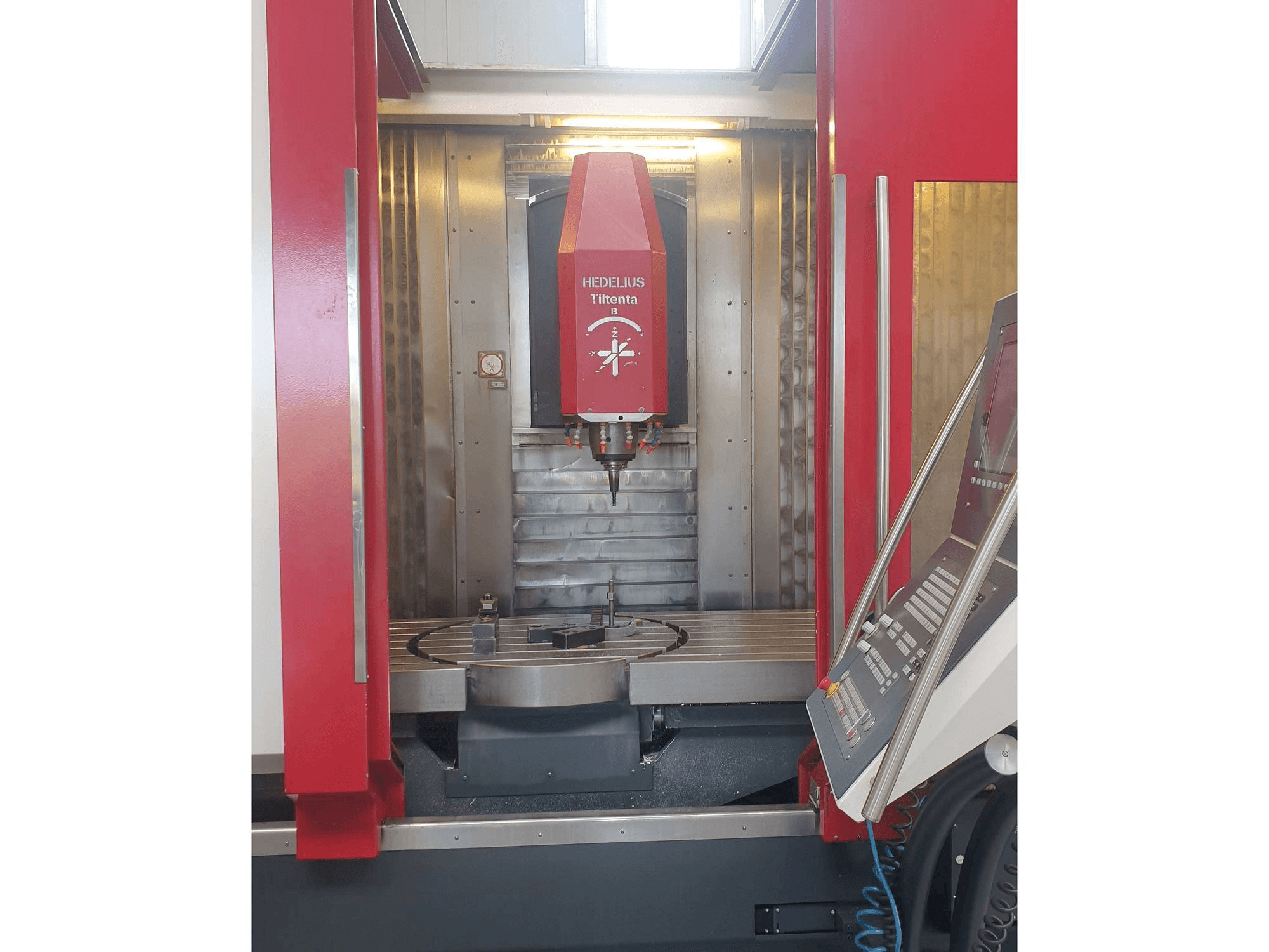 Mašīnas HEDELIUS Tiltenta 7 pretskats