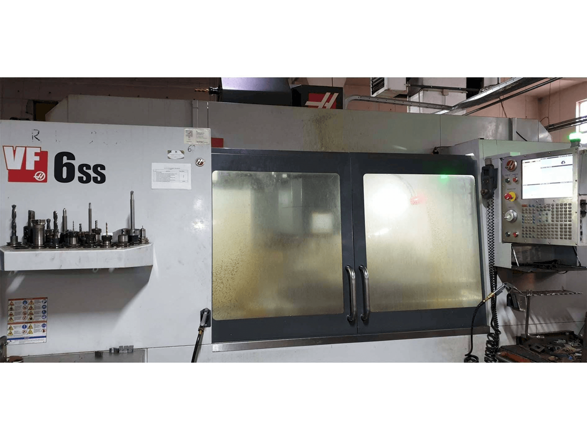 Mašīnas HAAS VF-6SS pretskats