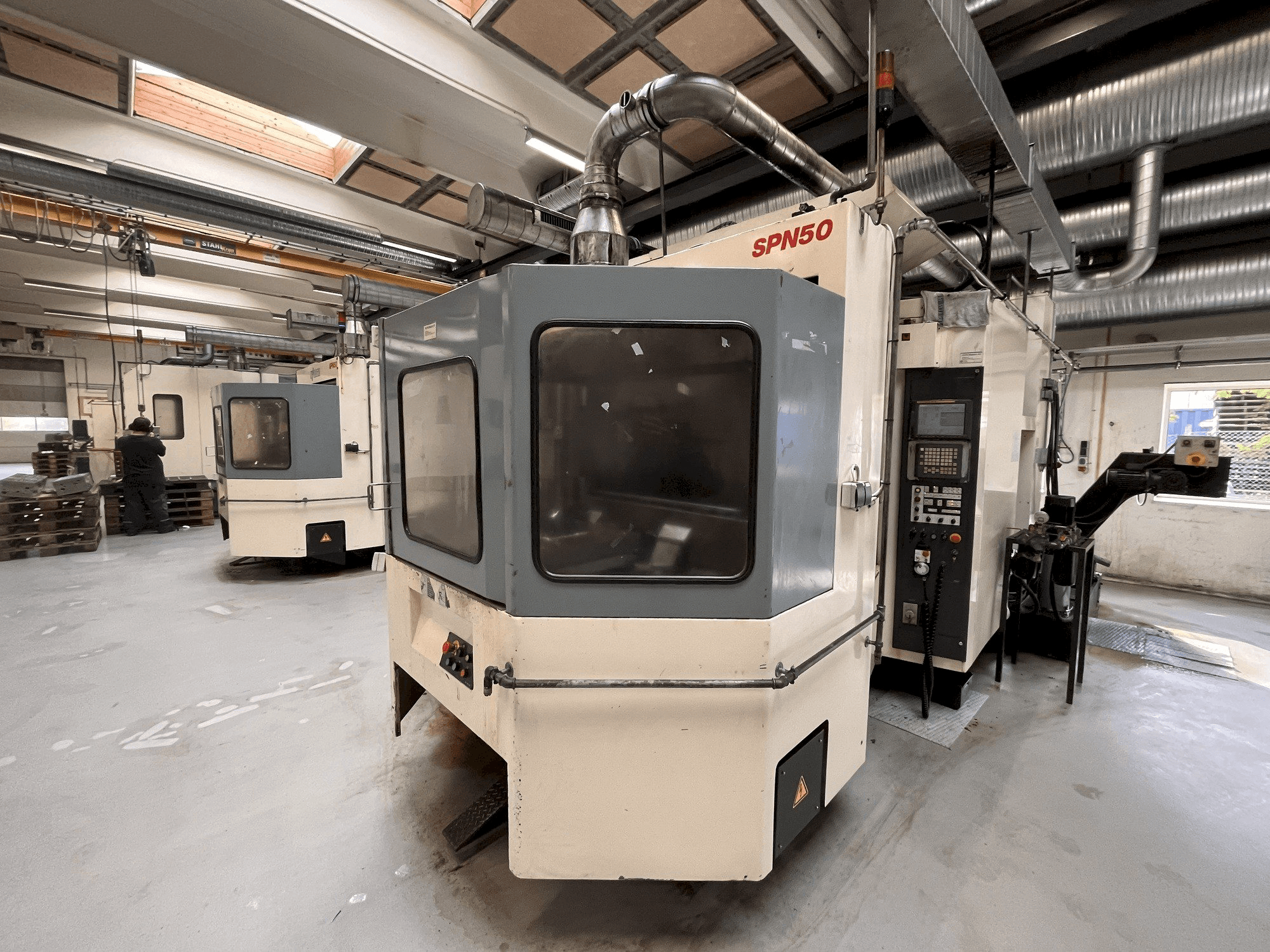 Mašīnas Niigata SPN 50 pretskats