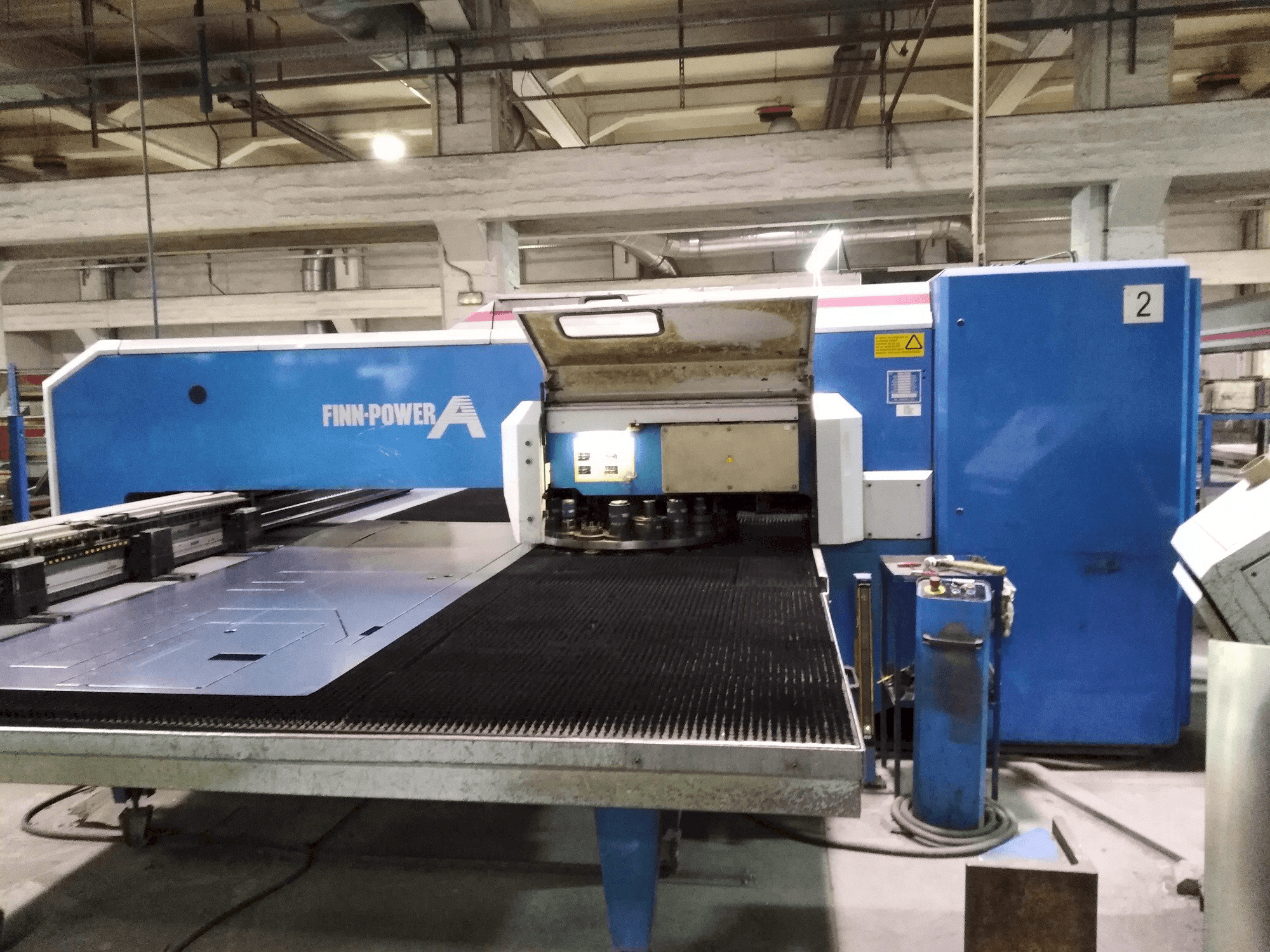 Mašīnas Finn-Power A5-25 SB pretskats