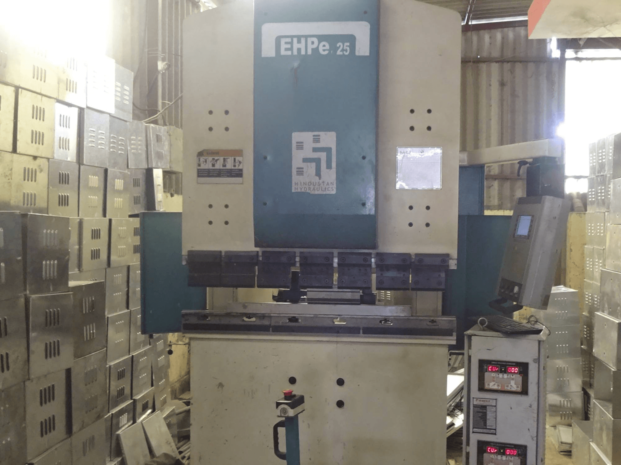 Mašīnas Hindustan Hydraulics EHPe 25 pretskats