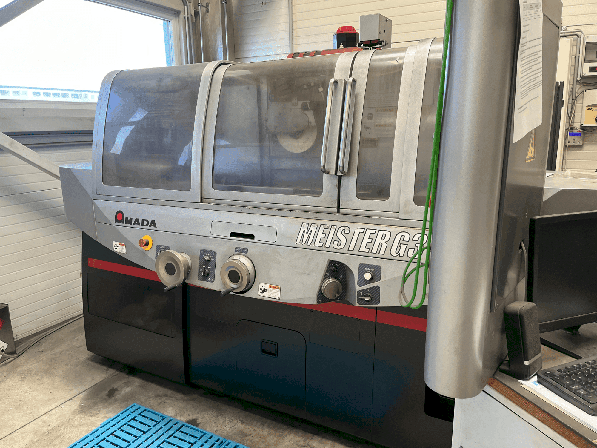 Mašīnas AMADA MEISTER G3 pretskats