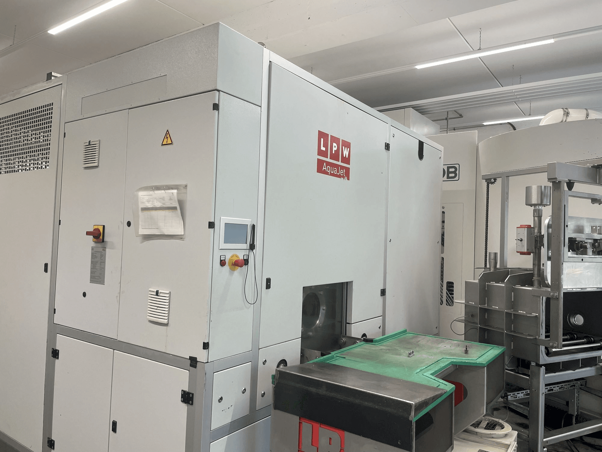 Mašīnas LPW LPW Aqua Jet 670 T2-V (2013) pretskats