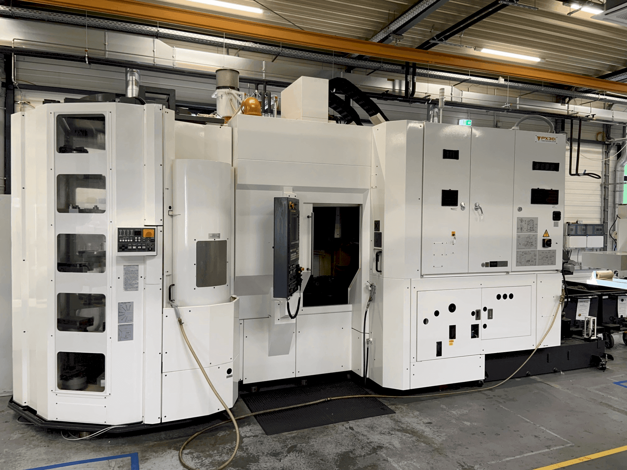 Mašīnas YASDA Px30i pretskats