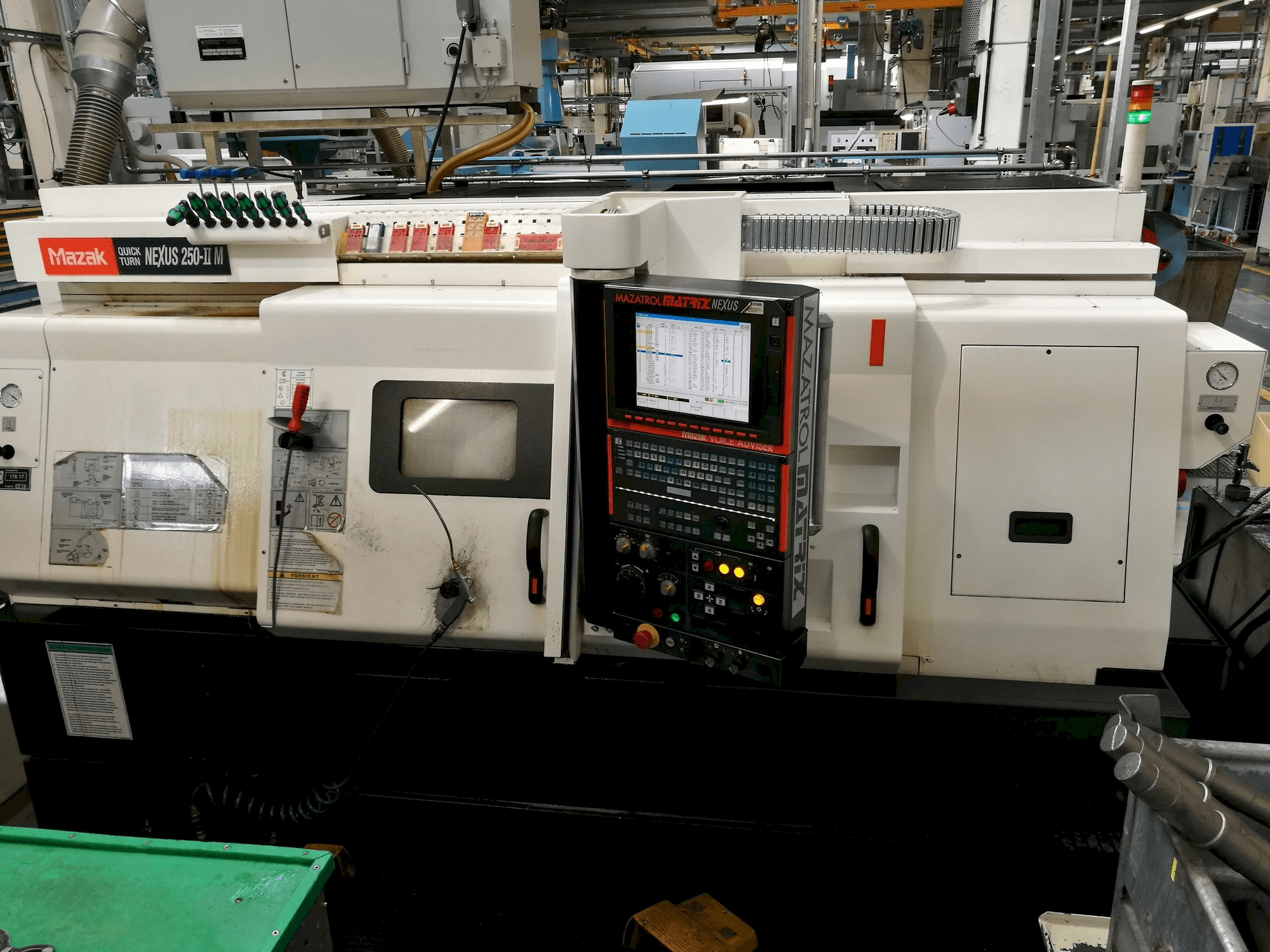 Mašīnas Mazak Quickturn Nexus 250-II M pretskats