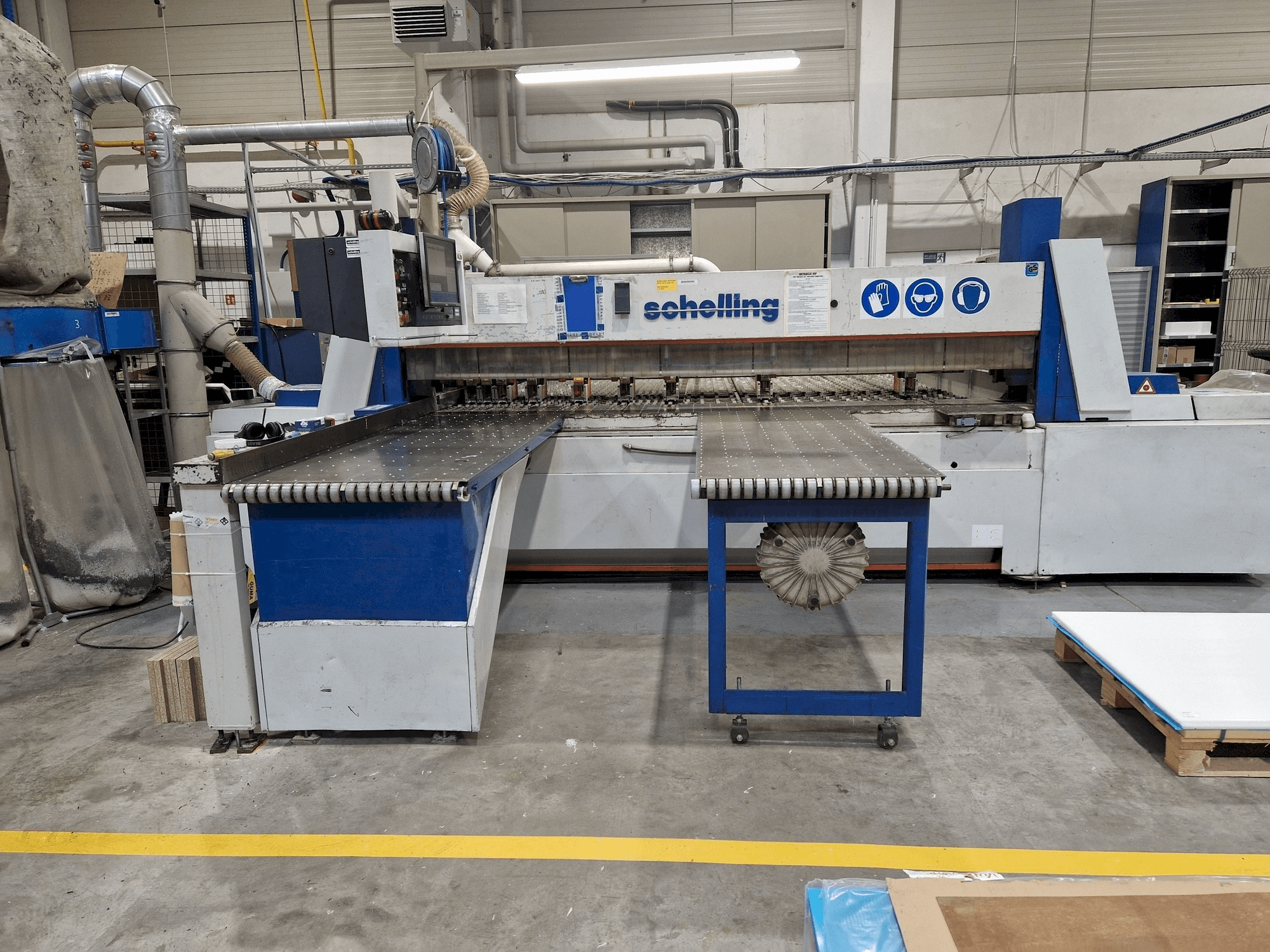 Mašīnas SCHELLING FWM-330 pretskats