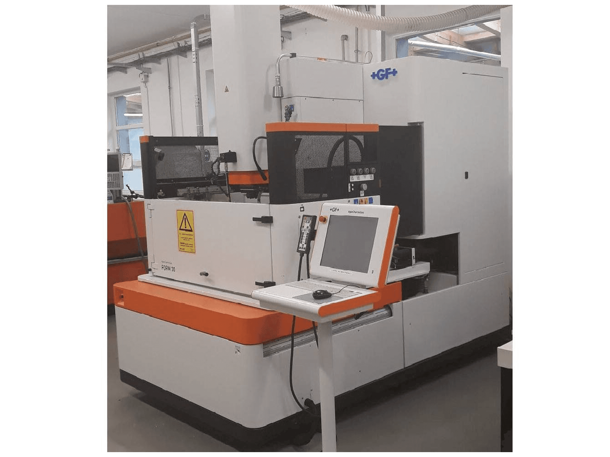 Mašīnas AgieCharmilles Form 30 pretskats