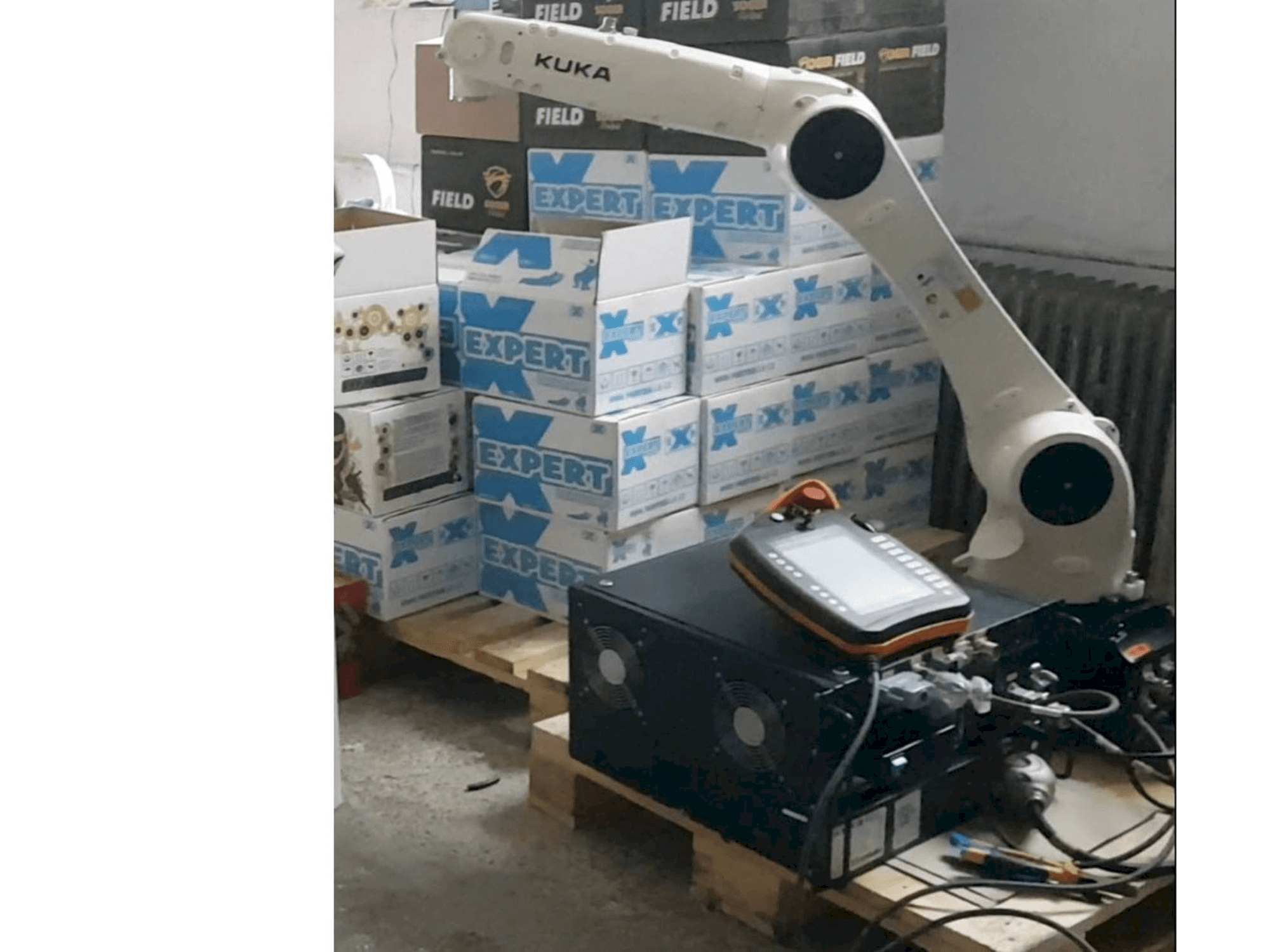 Mašīnas KUKA KR10 R1100 fivve pretskats