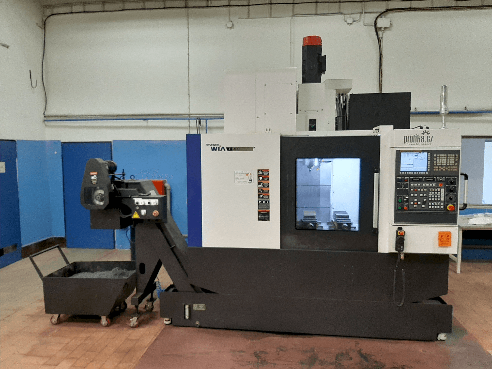 Mašīnas Hyundai Wia F400 pretskats