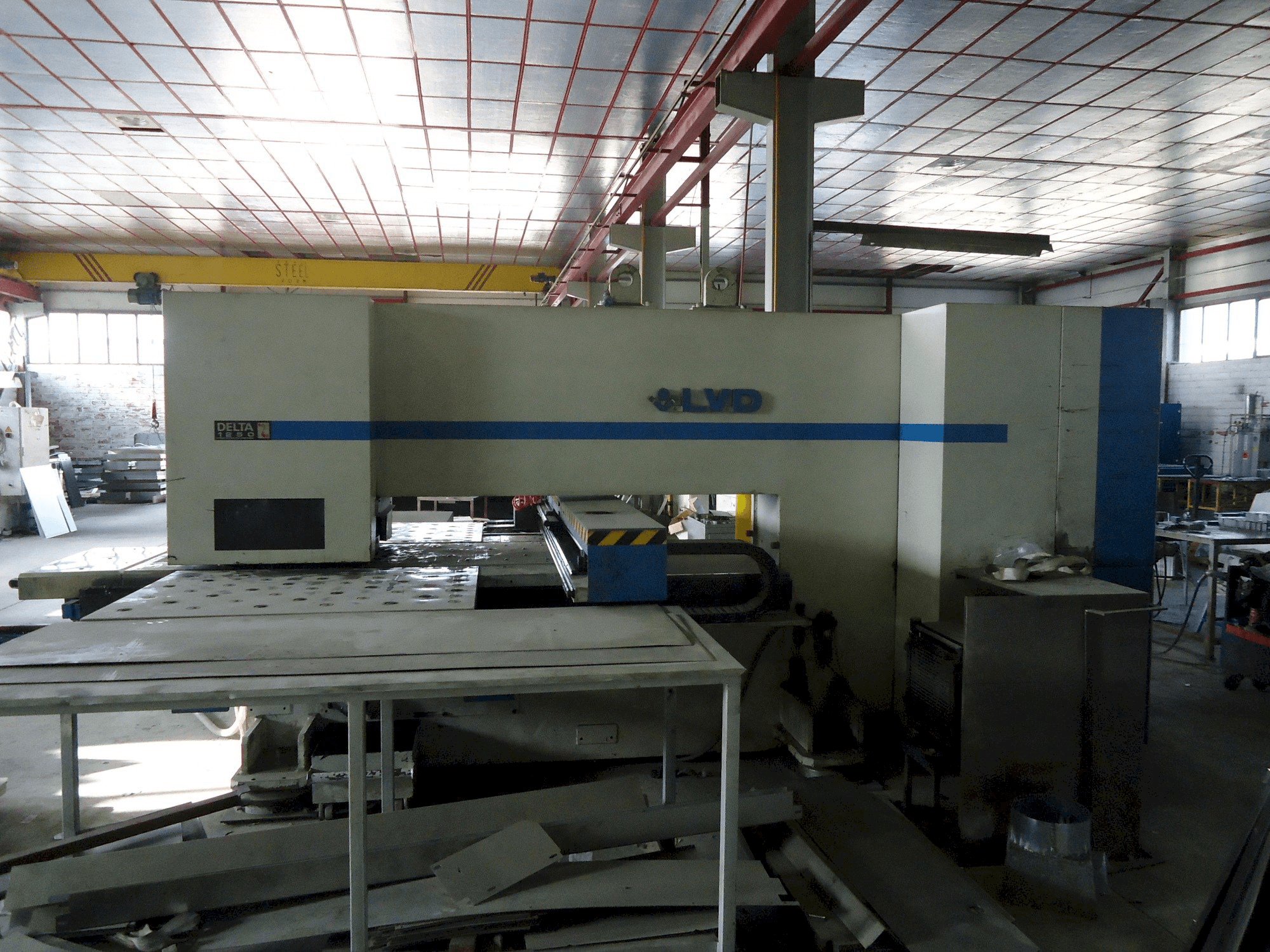 Mašīnas LVD delta 1250 pretskats