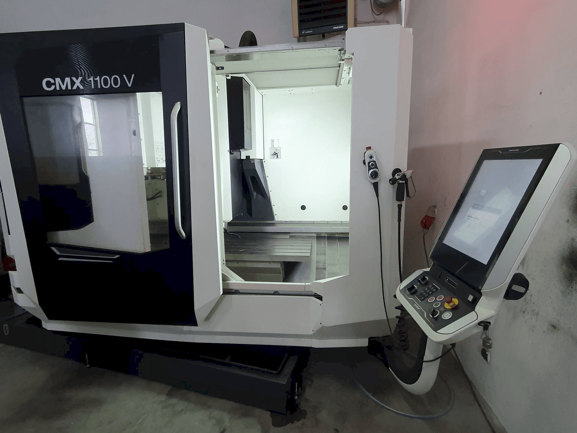 Mašīnas DMG MORI CMX 1100 V pretskats