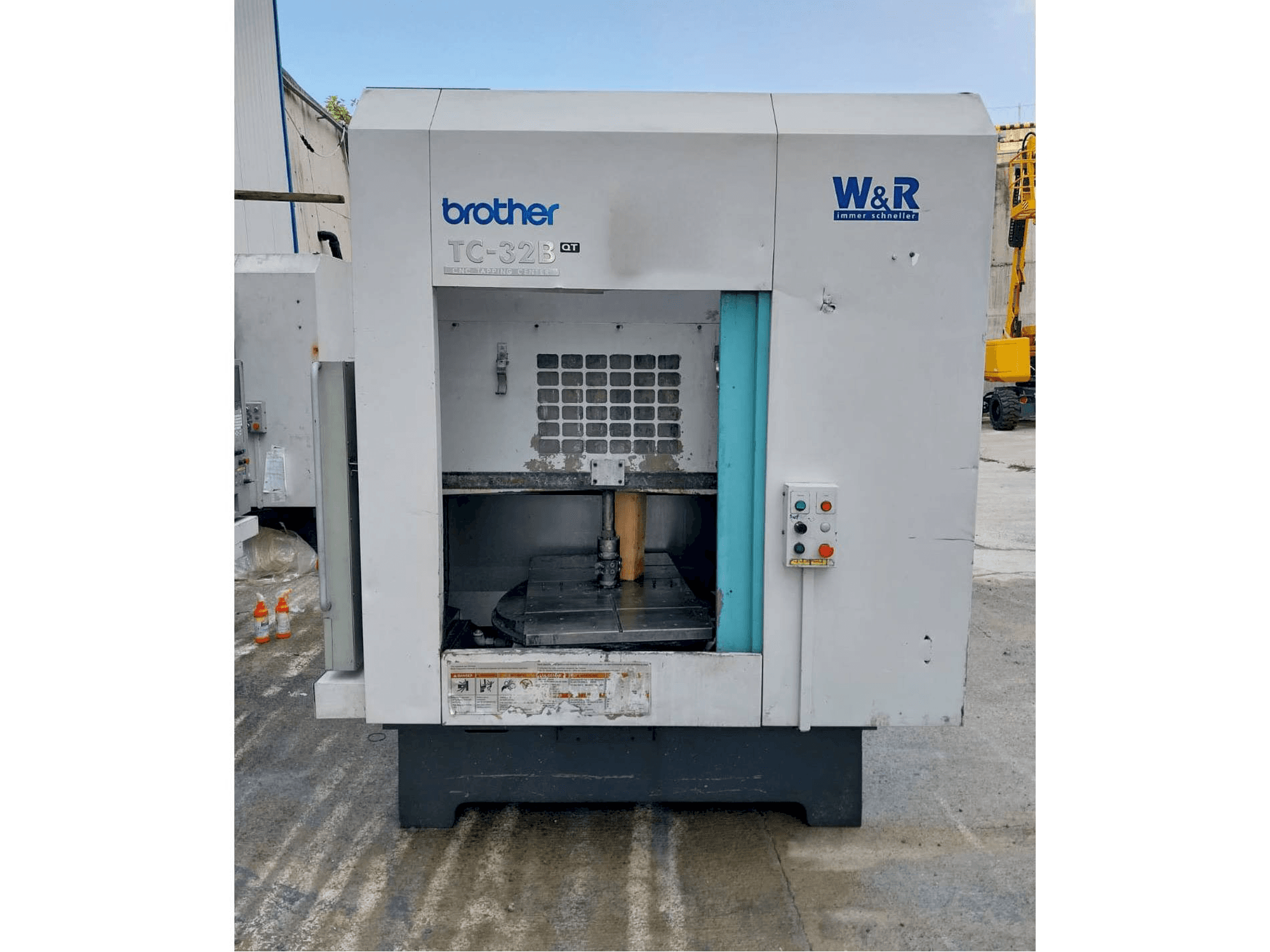 Mašīnas Brother TC 32 B-QT pretskats