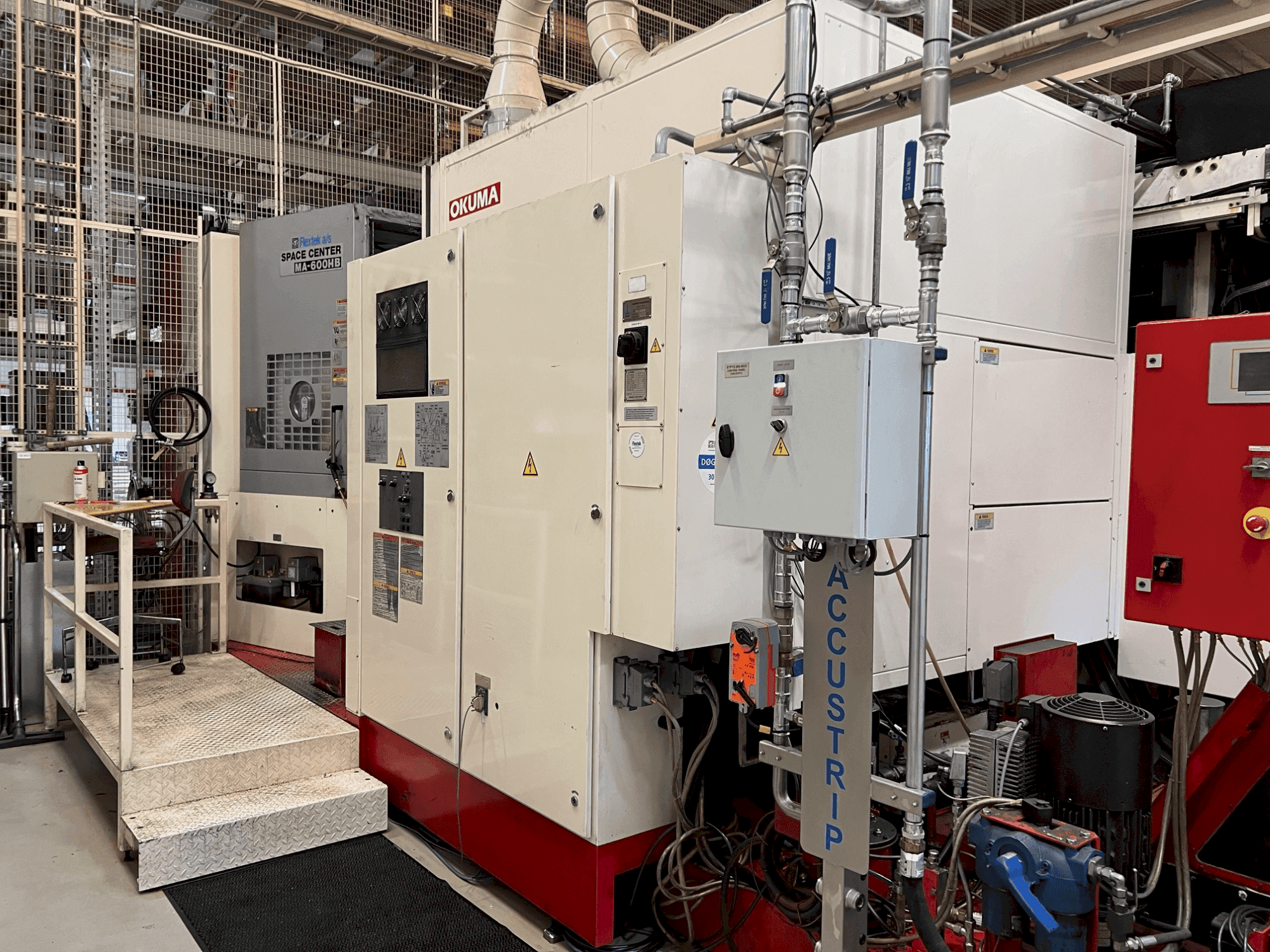 Mašīnas Okuma MA-600HB pretskats