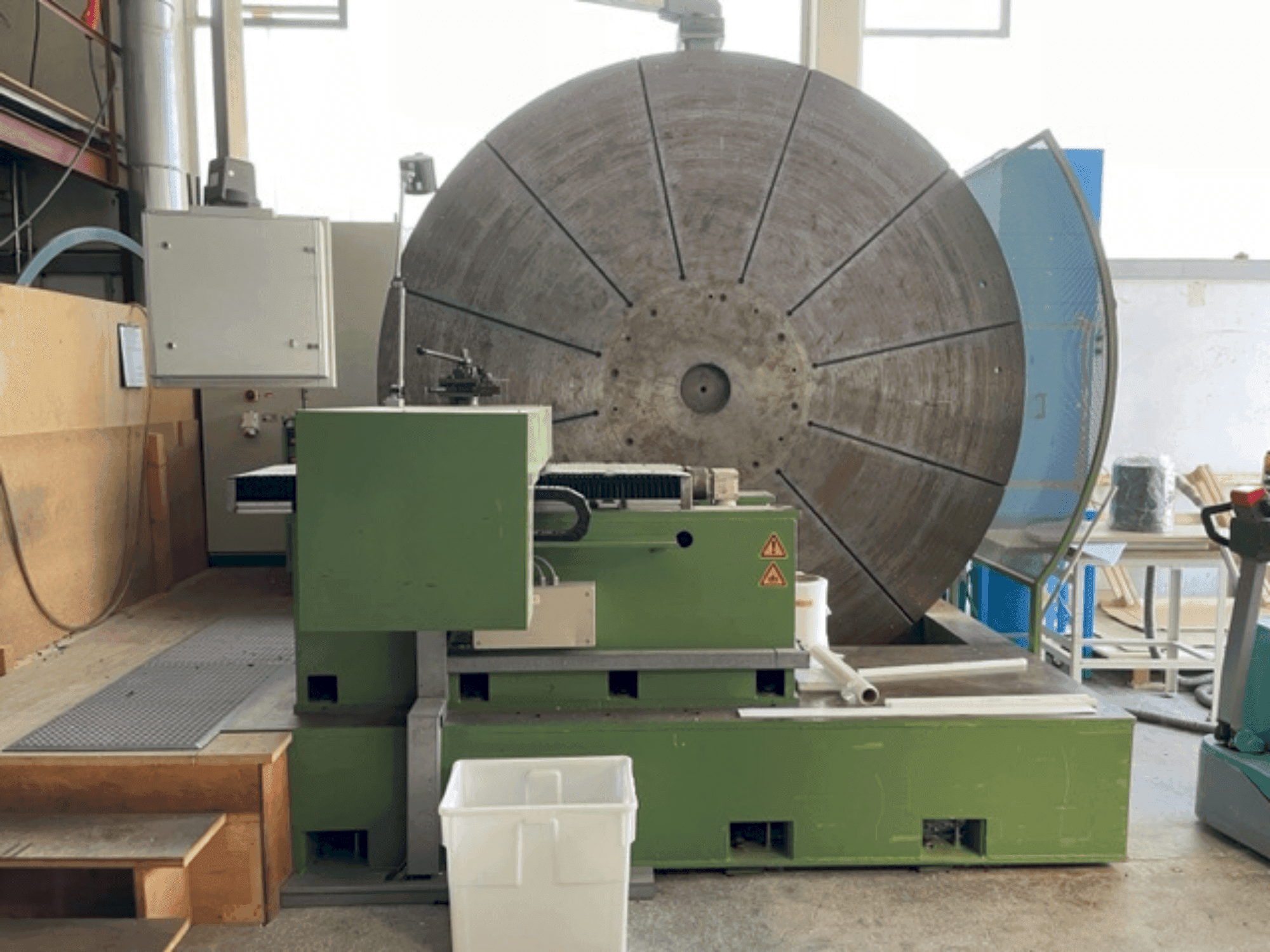 Mašīnas IRLE Facing Lathe pretskats