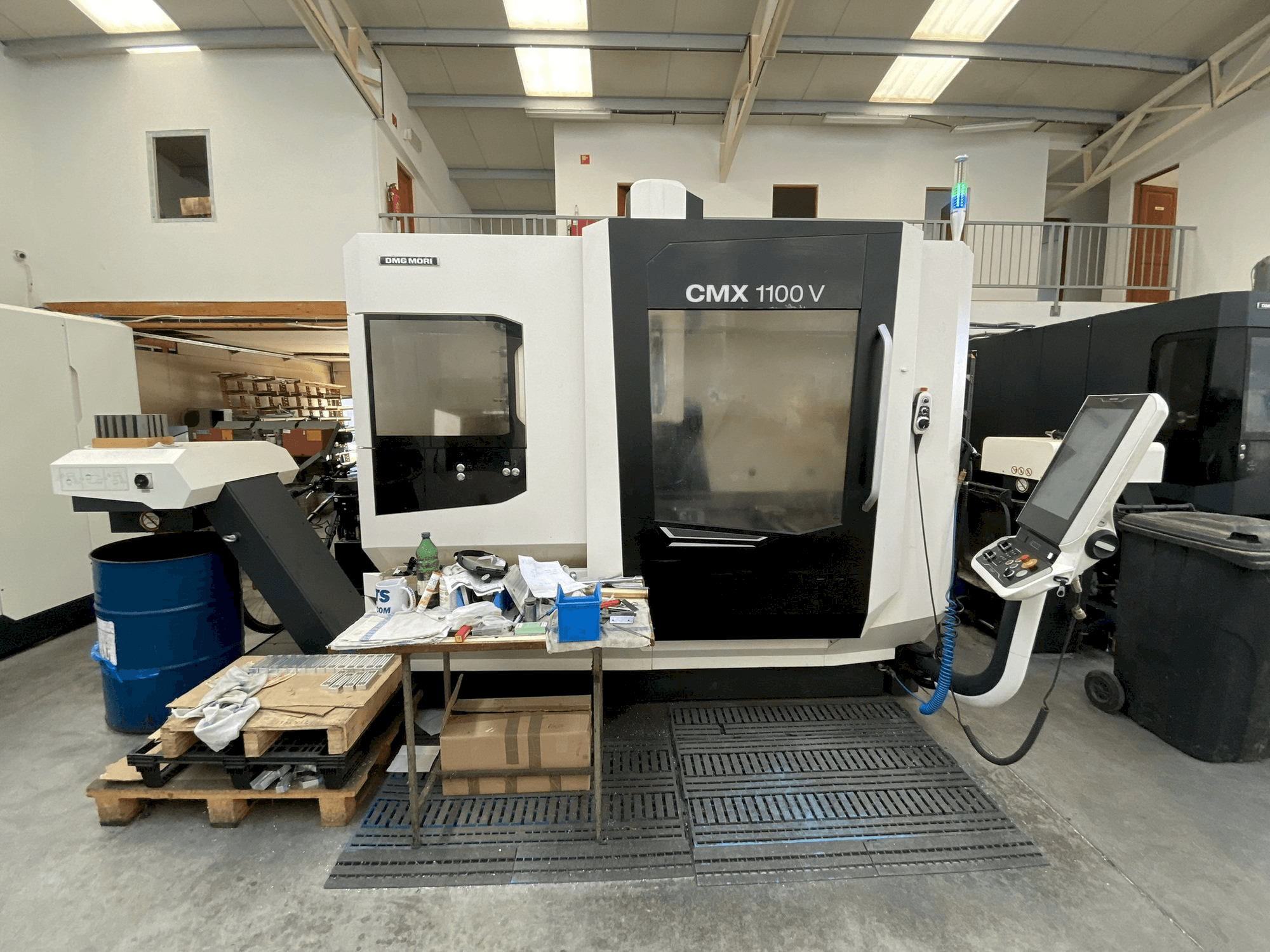 Mašīnas DMG MORI CMX 1100 pretskats