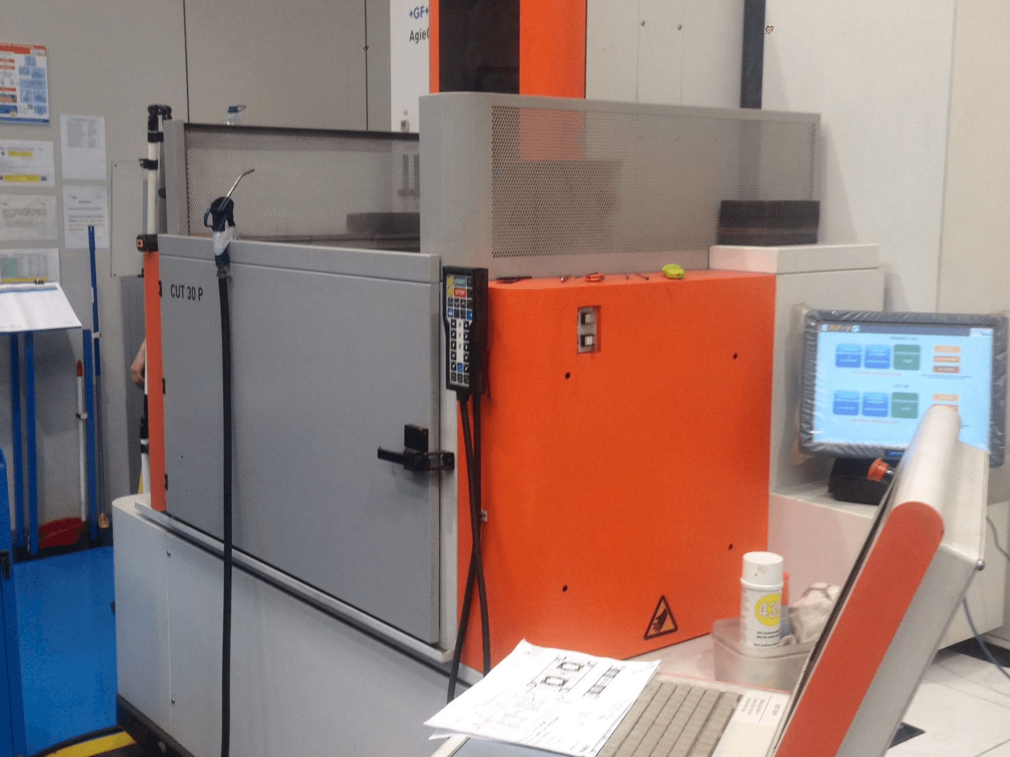 Mašīnas CHARMILLES CUT 30P pretskats