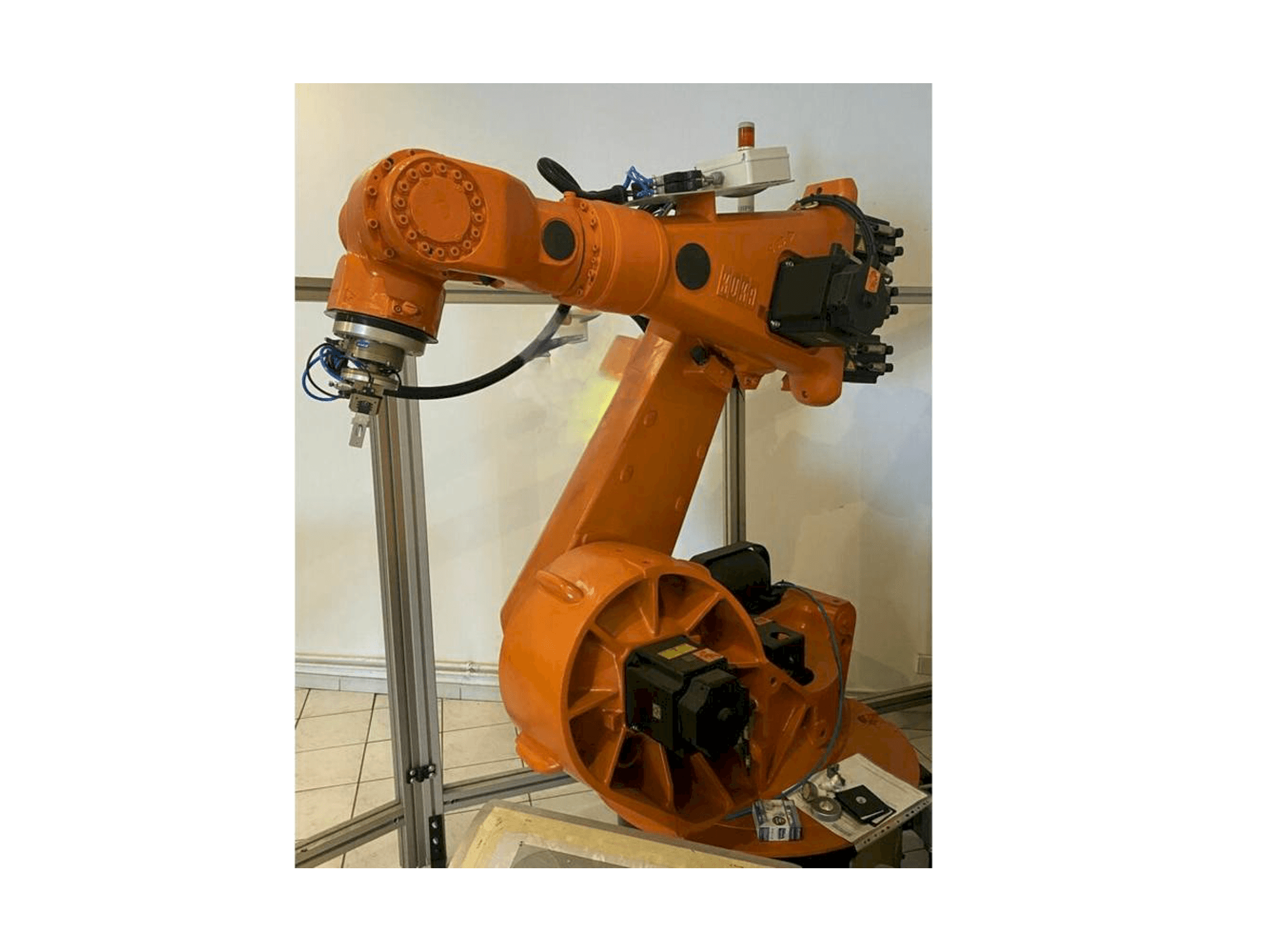 Mašīnas KUKA KR150L150SP/2 pretskats