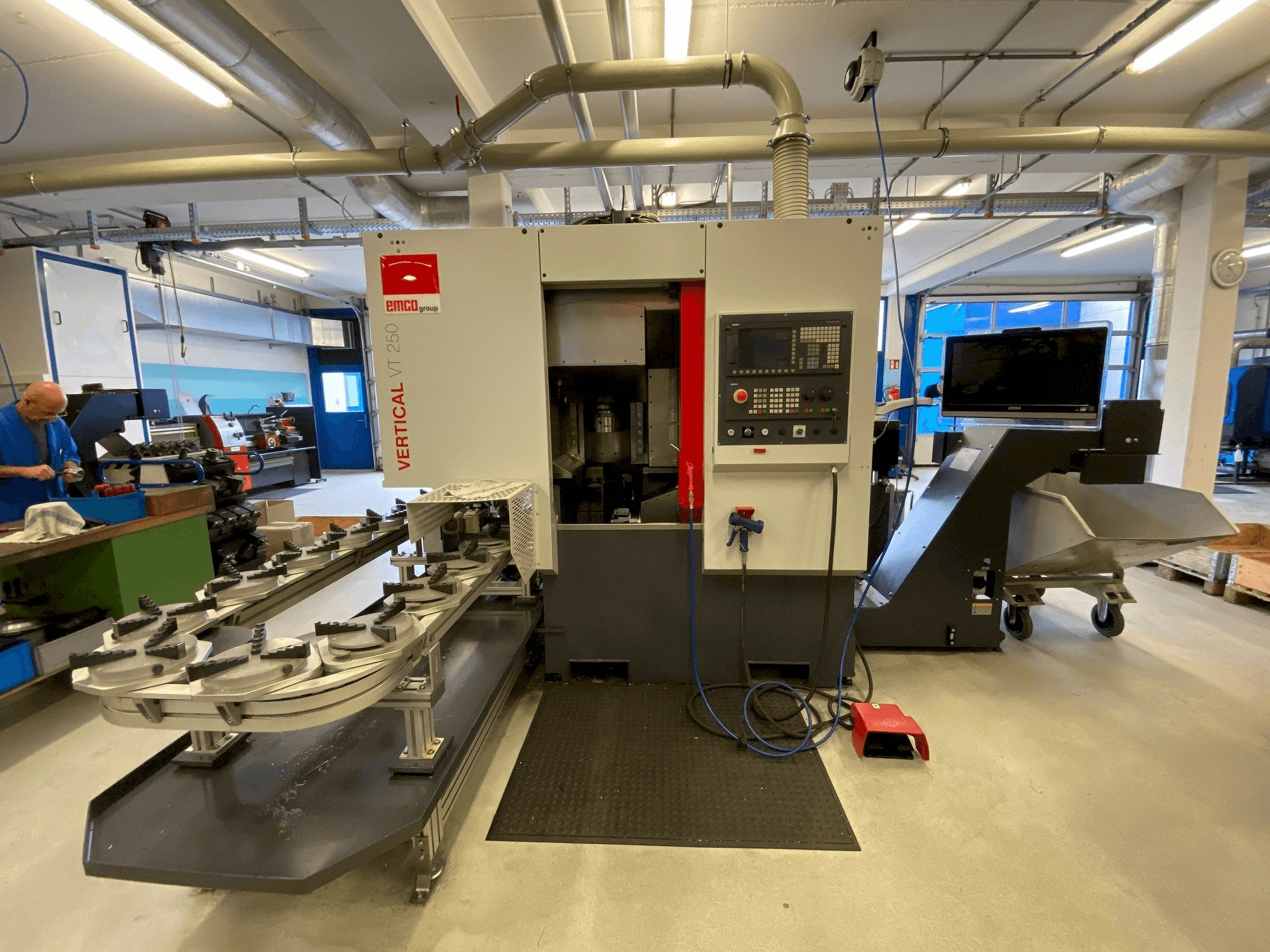 Mašīnas EMCO VT250 pretskats