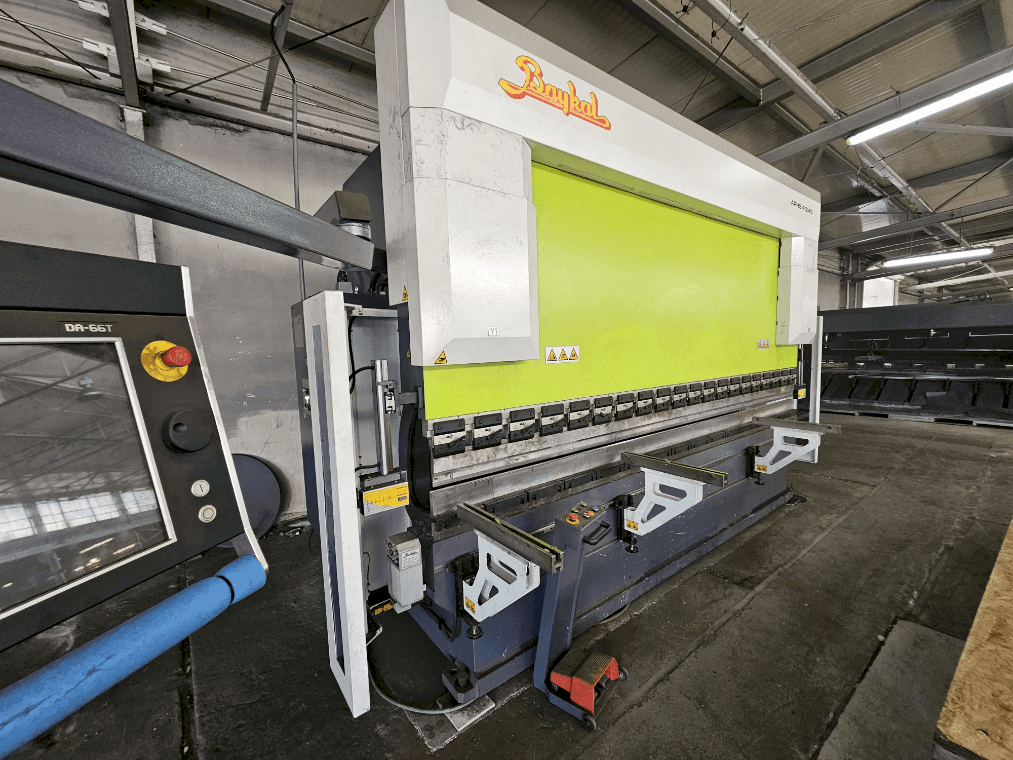 Mašīnas Baykal APHS 41240 pretskats