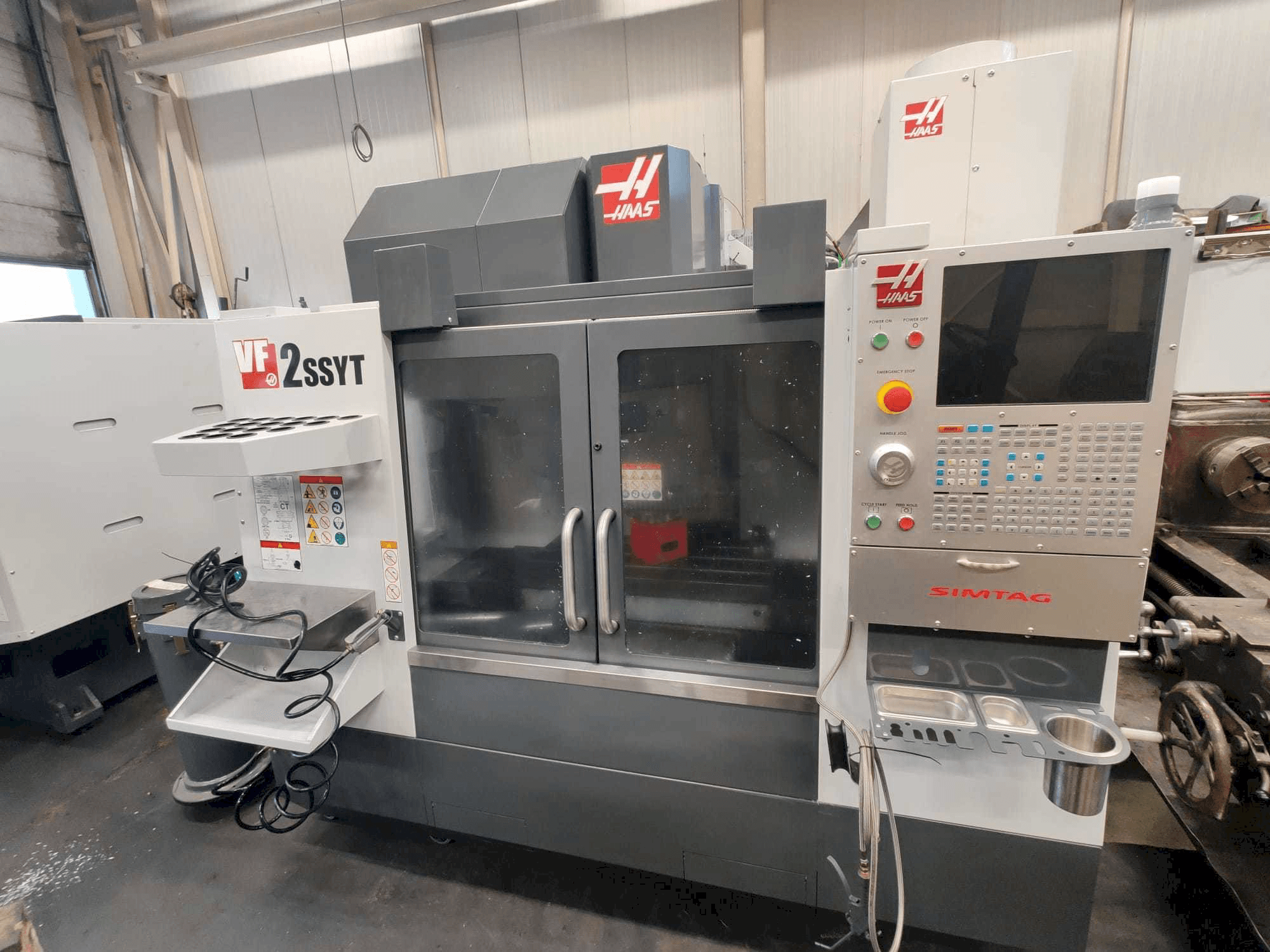 Mašīnas HAAS VF-2SSYT pretskats