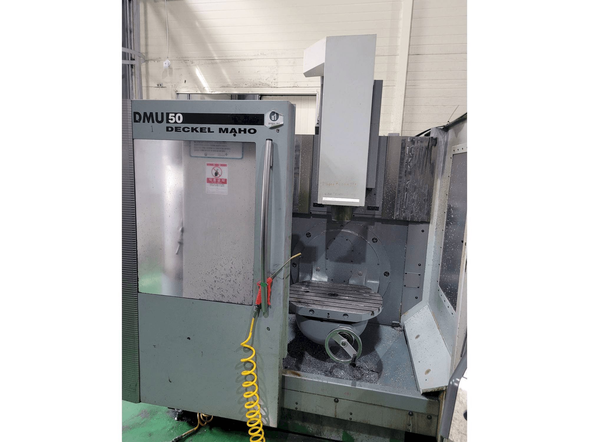 Mašīnas DECKEL MAHO DMU 50 pretskats