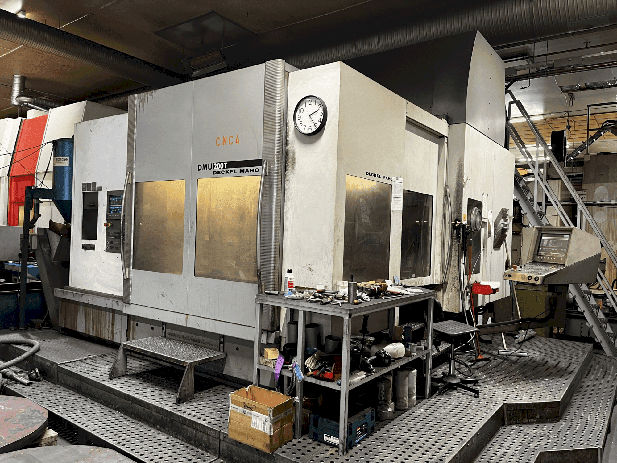 Mašīnas DECKEL MAHO DMU 200T pretskats