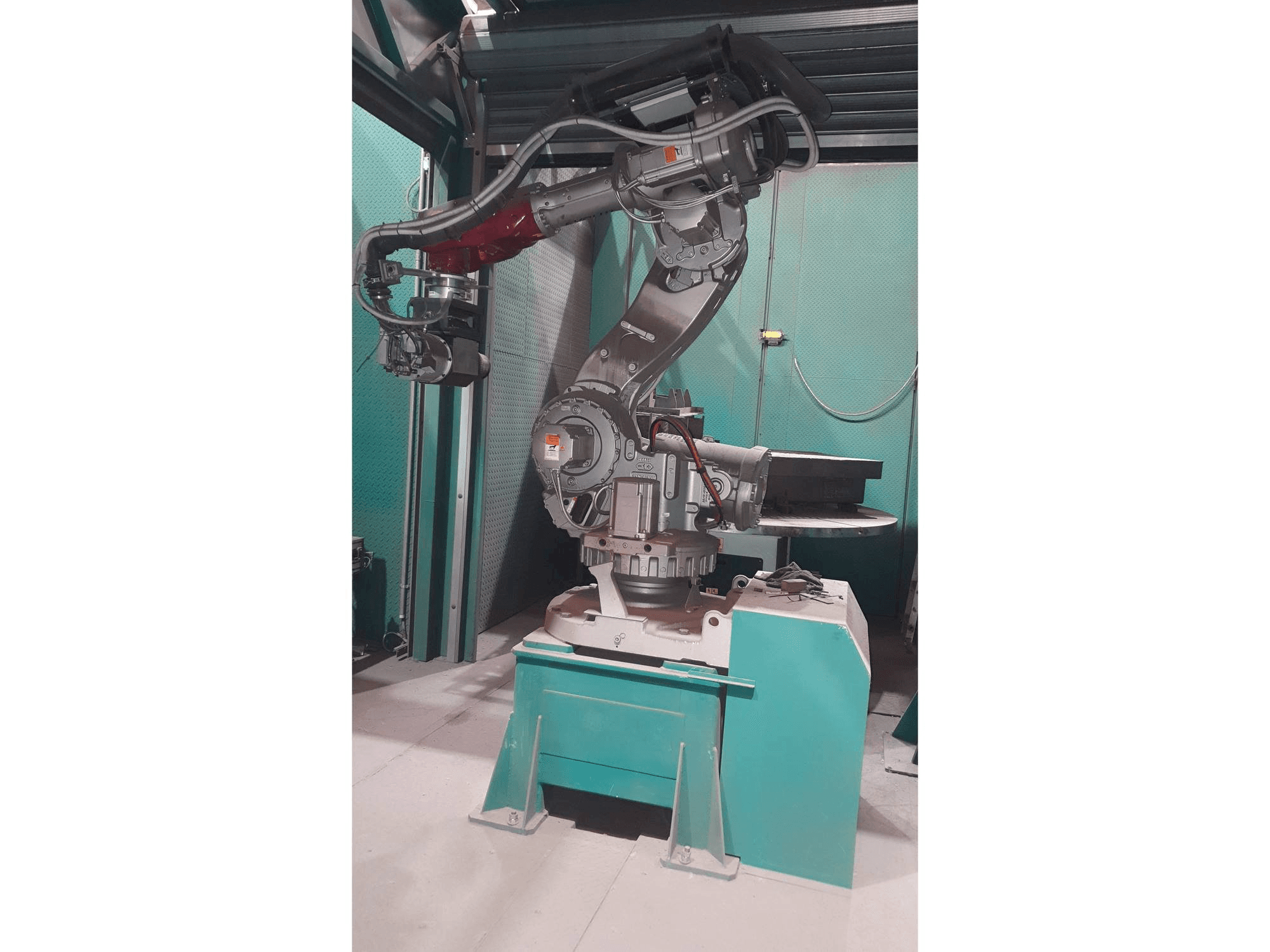 Mašīnas ABB IRB 7600 pretskats