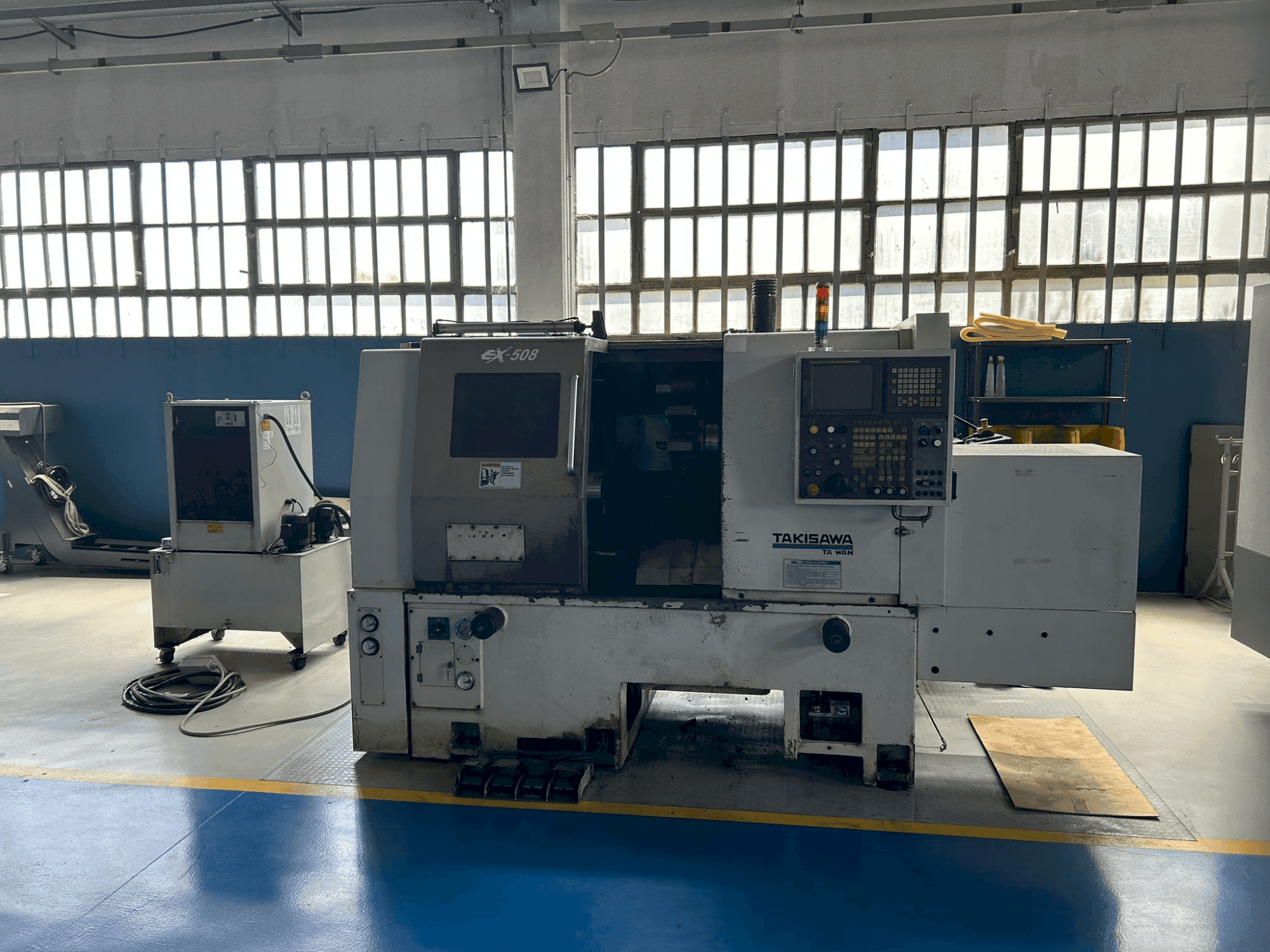 Mašīnas Takisawa EX-508 pretskats