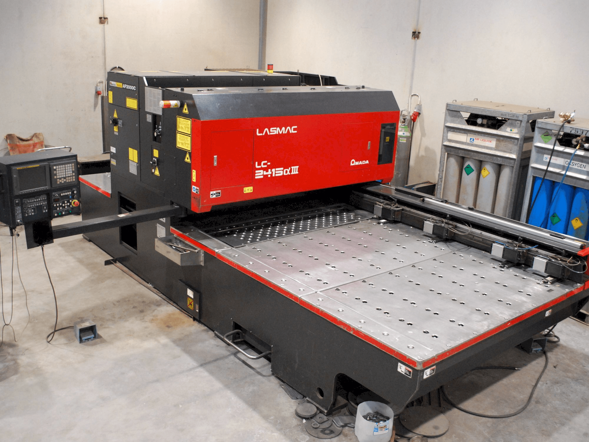 Mašīnas AMADA LC 2415 Alpha III pretskats