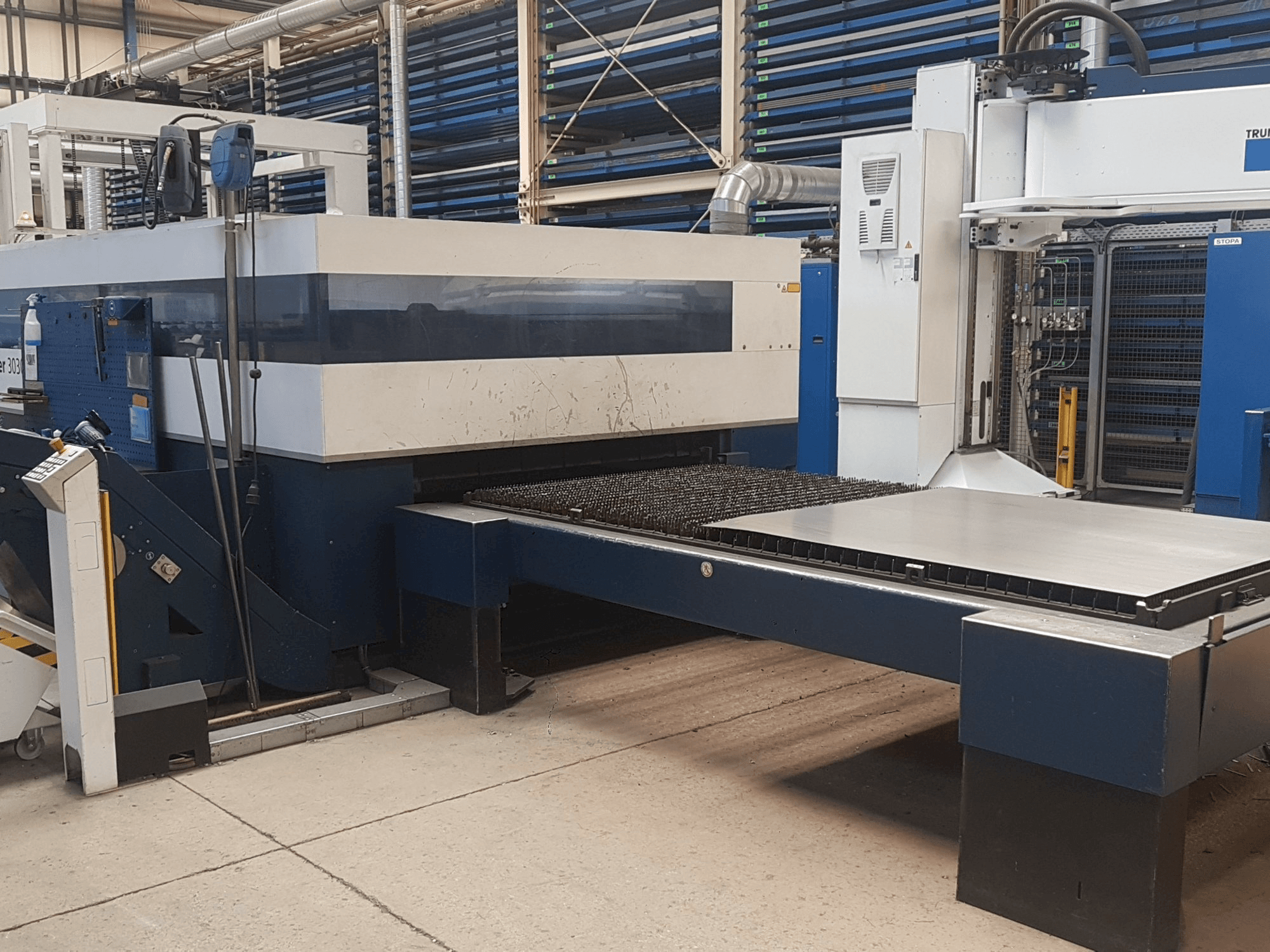 Mašīnas Trumpf TruLaser 3030 L20 pretskats