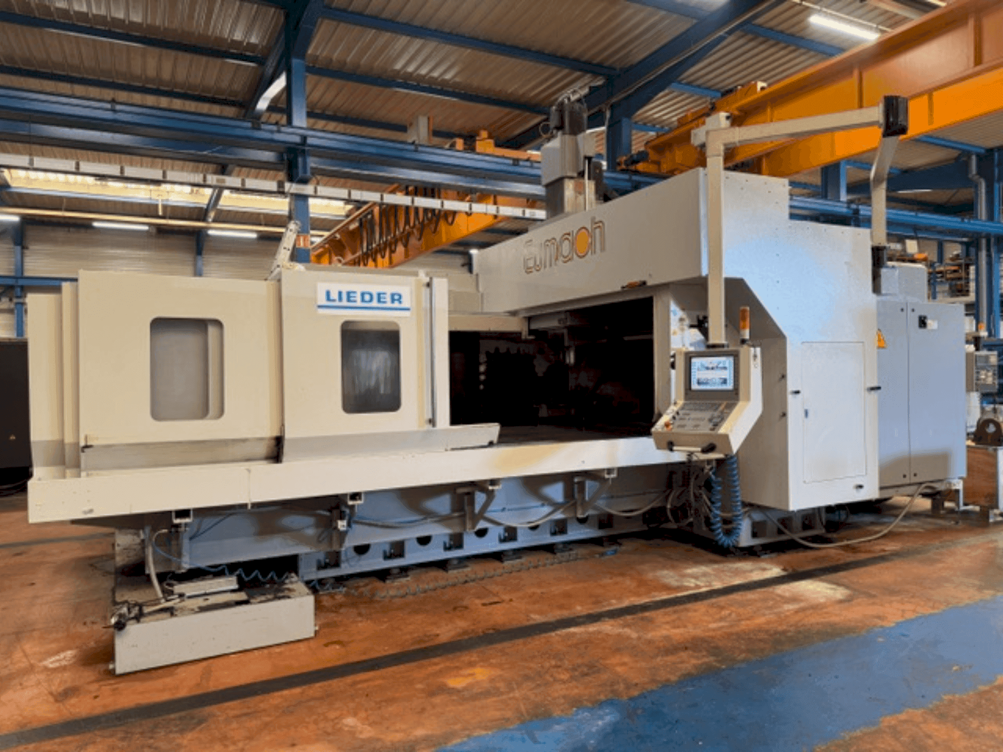 Mašīnas Eumach DVM-3021 pretskats