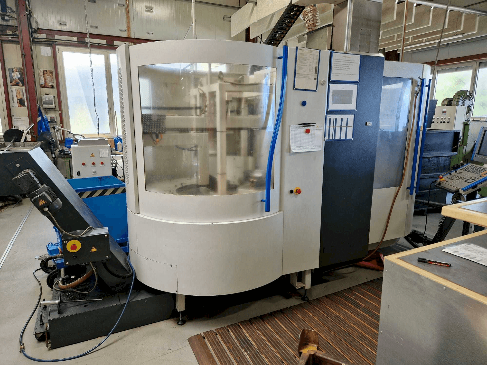 Mašīnas MIKRON UCP600 Vario pretskats