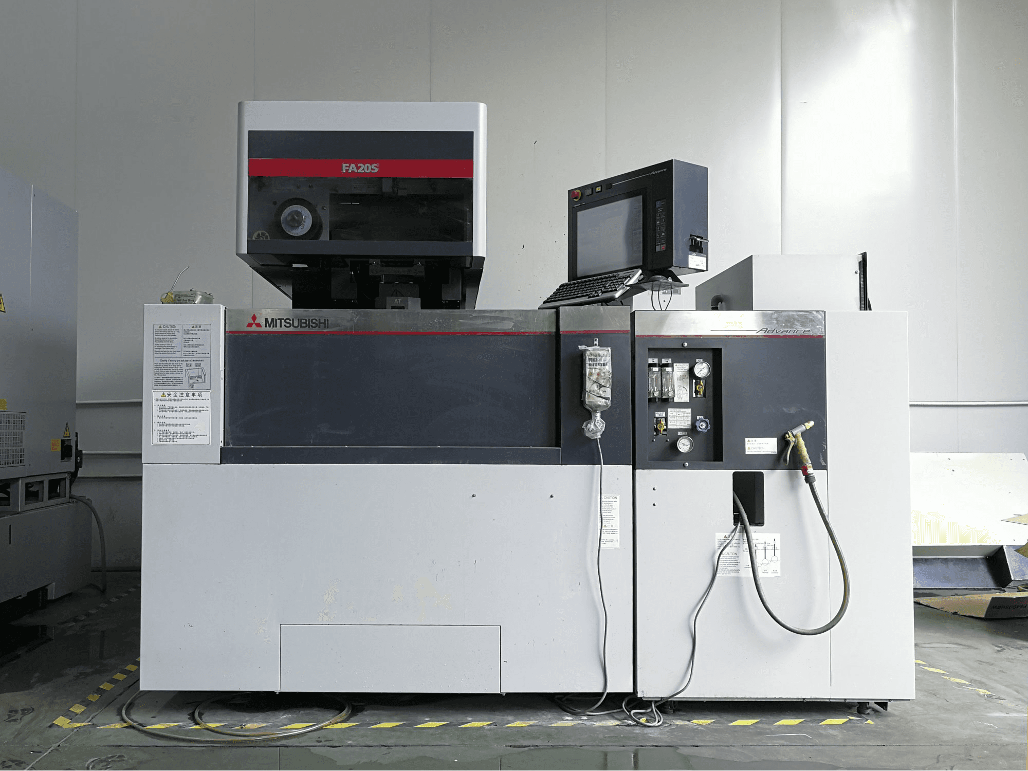 Mašīnas Mitsubishi Electric FA20S pretskats