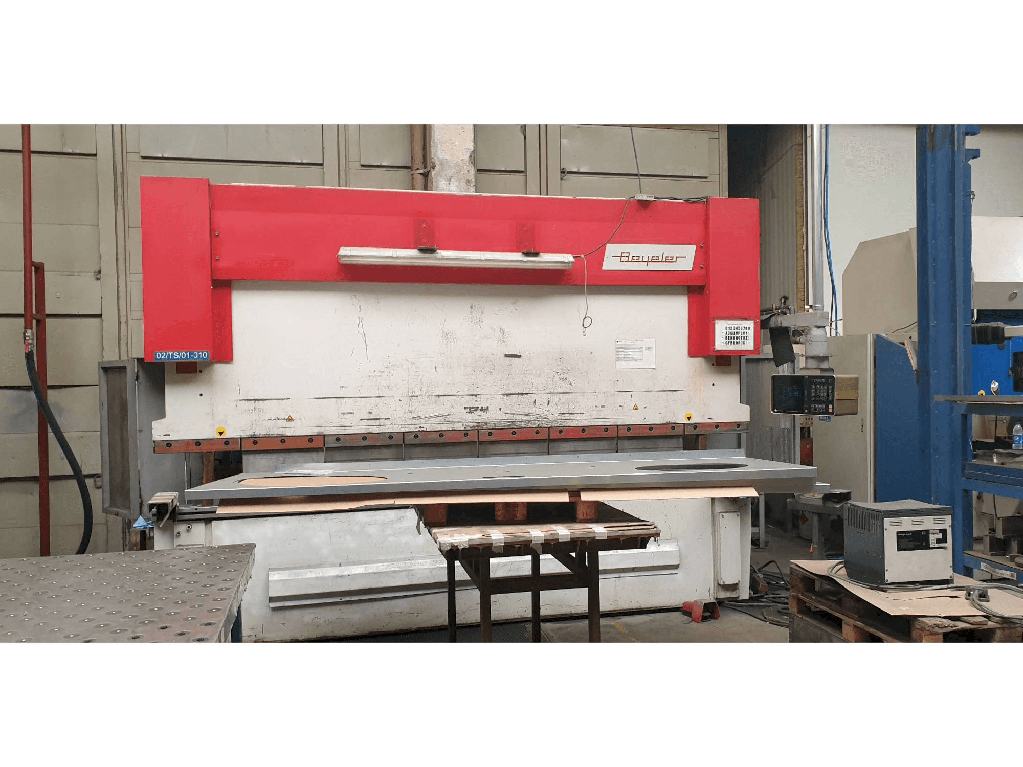 Mašīnas BEYELER RT 250x4100 pretskats