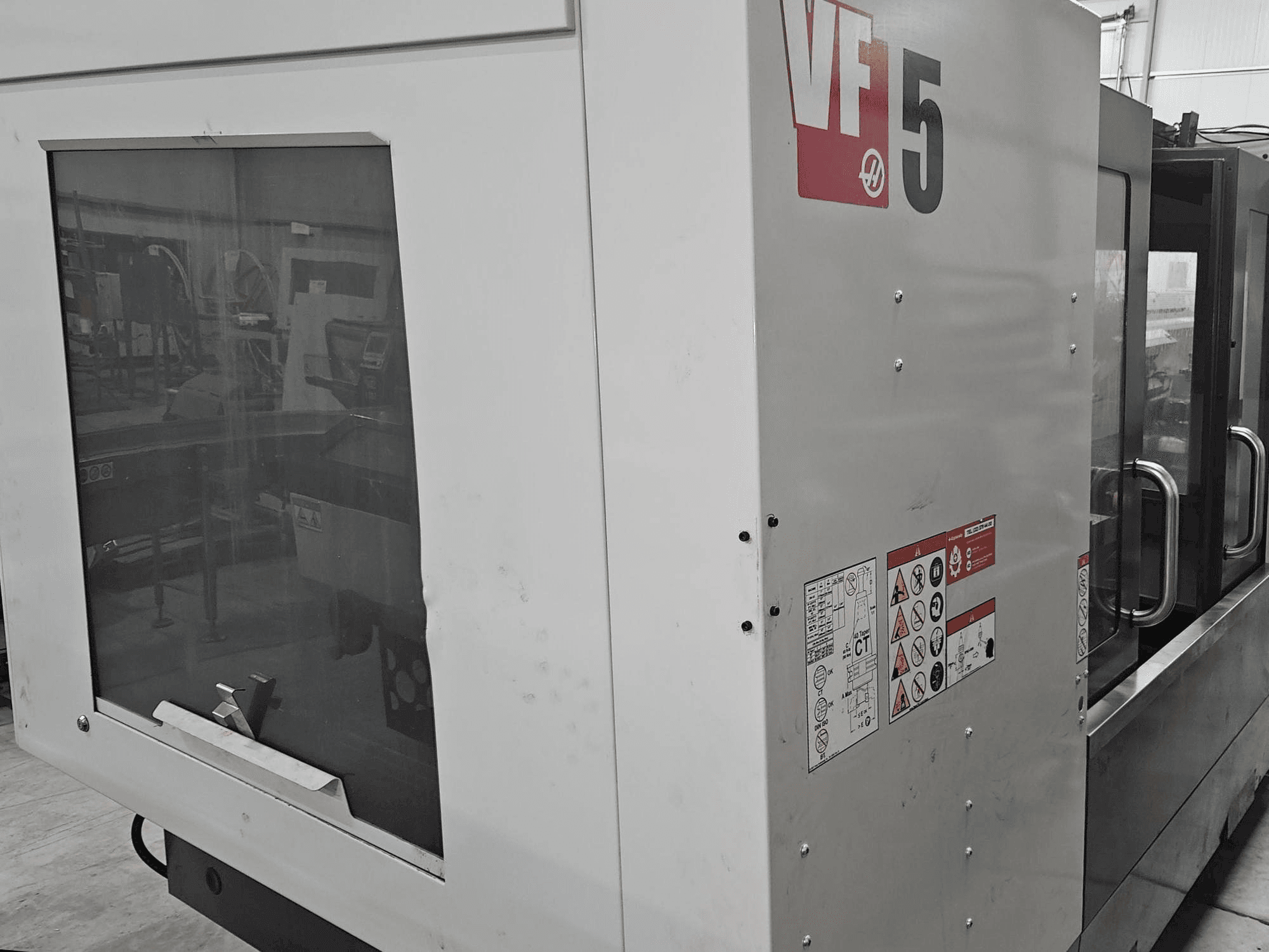 Mašīnas HAAS VF-5/40 pretskats