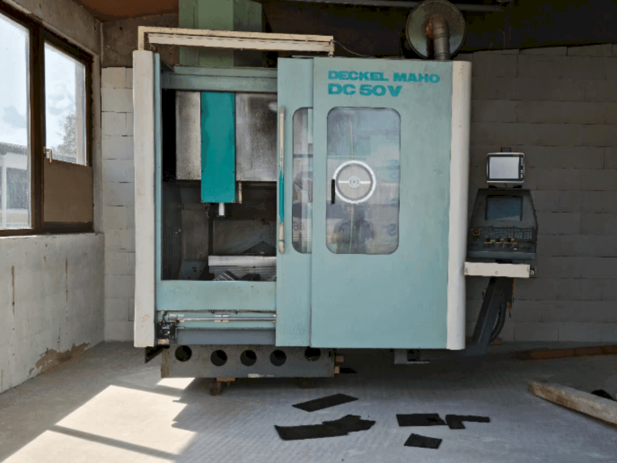 Mašīnas DECKEL MAHO DC 50 V pretskats