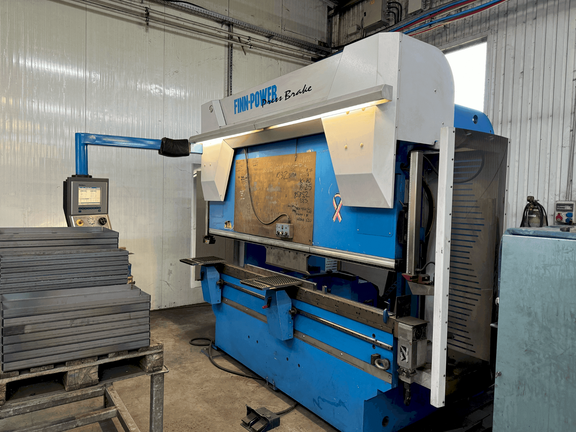 Mašīnas Finn-Power B80.2550 pretskats