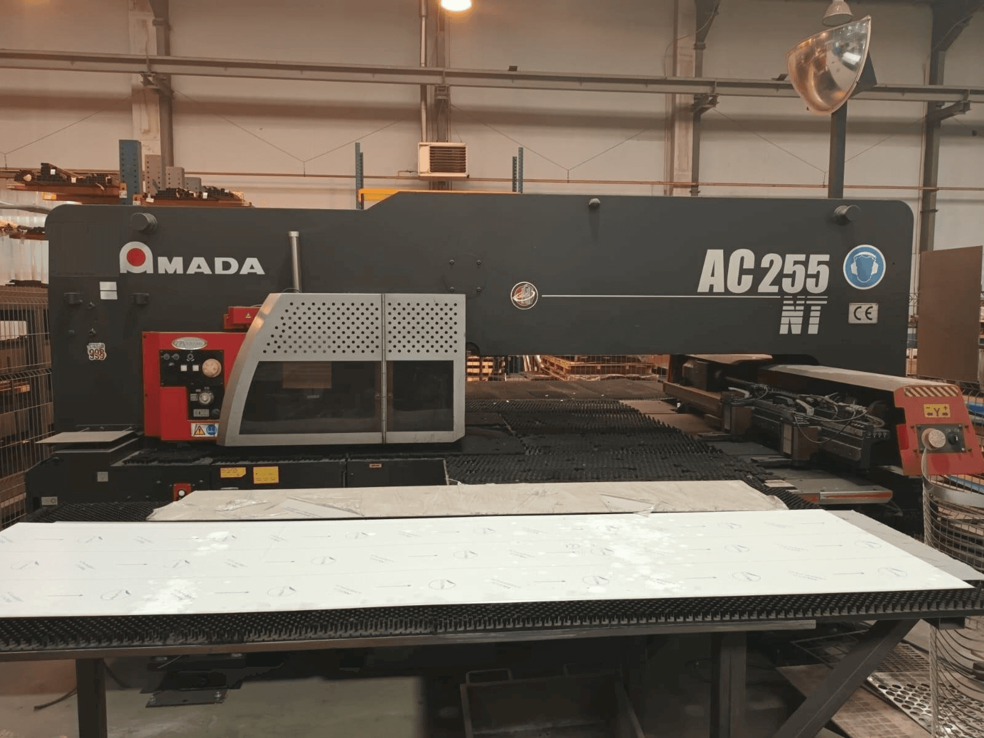 Mašīnas AMADA AC 255 NT pretskats