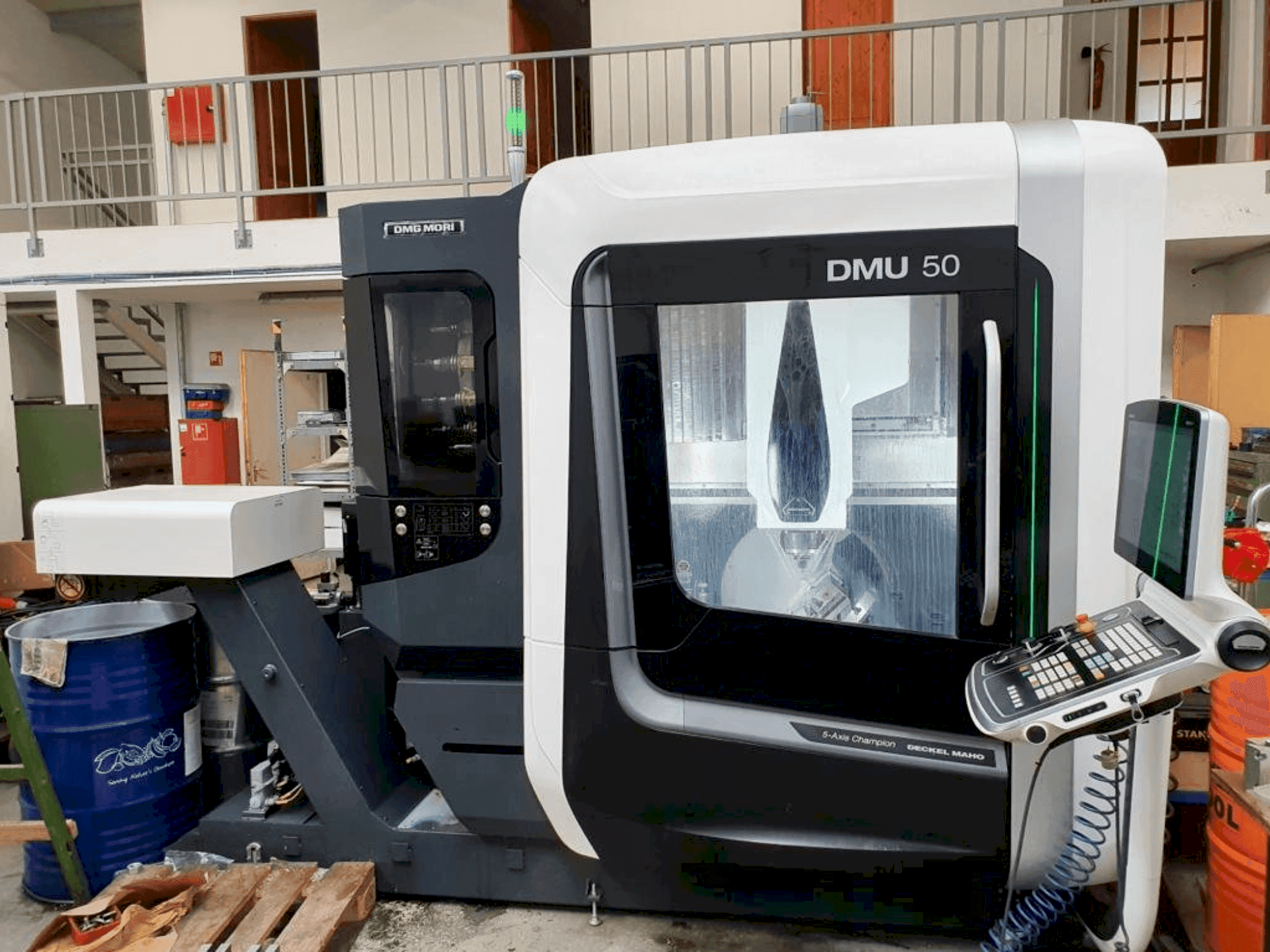 Mašīnas DMG MORI DMU 50 pretskats