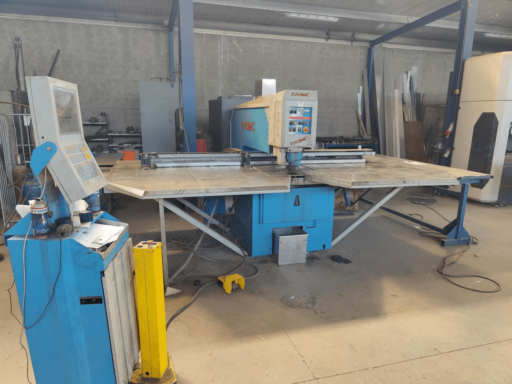 Mašīnas Euromac Z/1250/30 pretskats