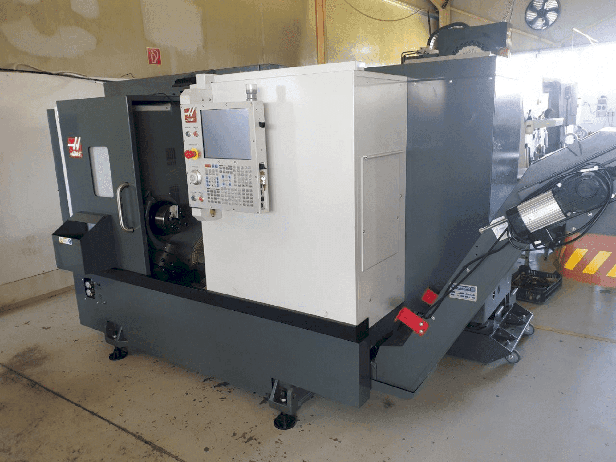 Mašīnas HAAS ST-20 pretskats